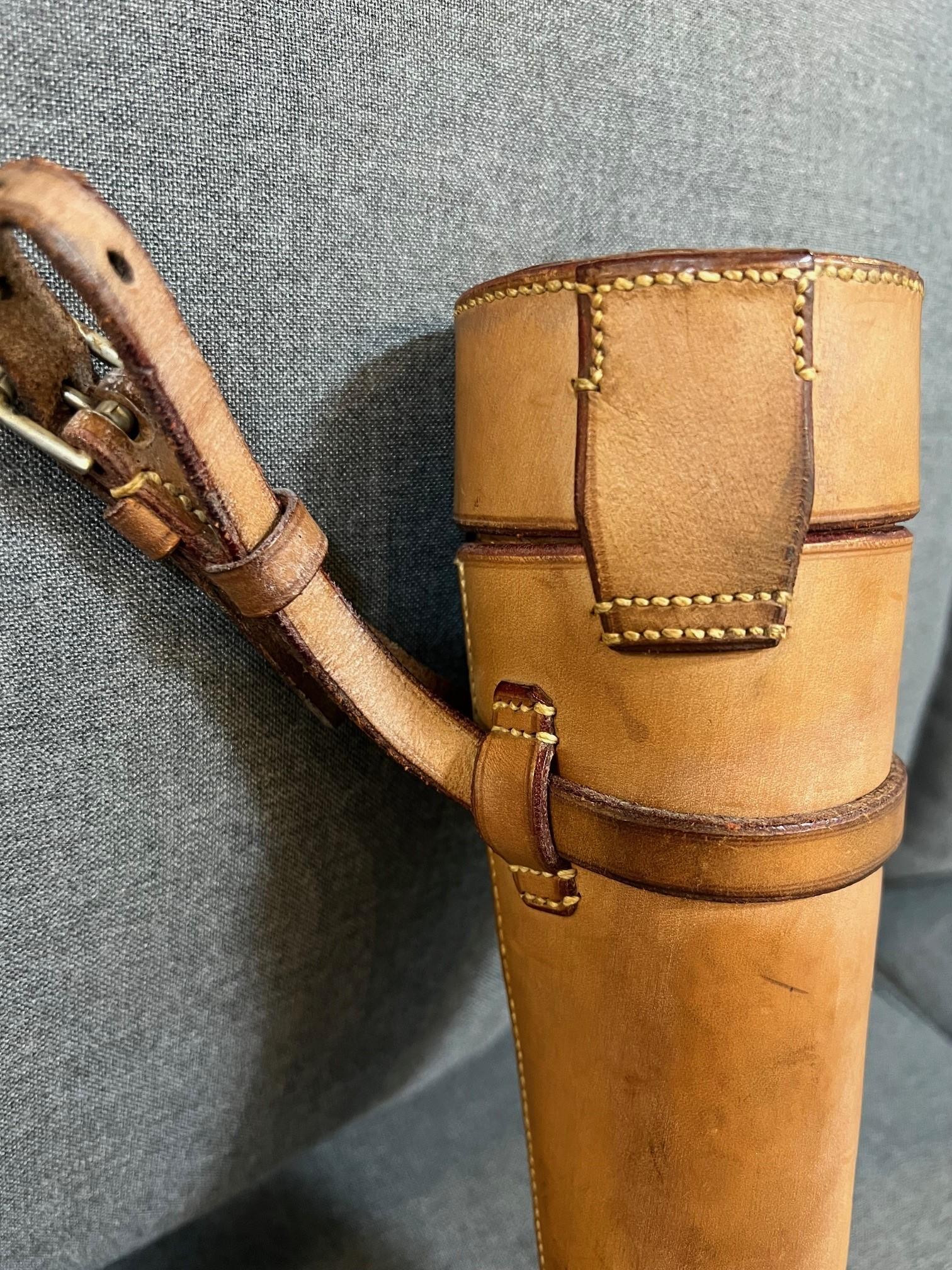 Flacon de selle en verre Swaine & Adeney du 20ème siècle dans un étui en cuir ajusté en vente 9