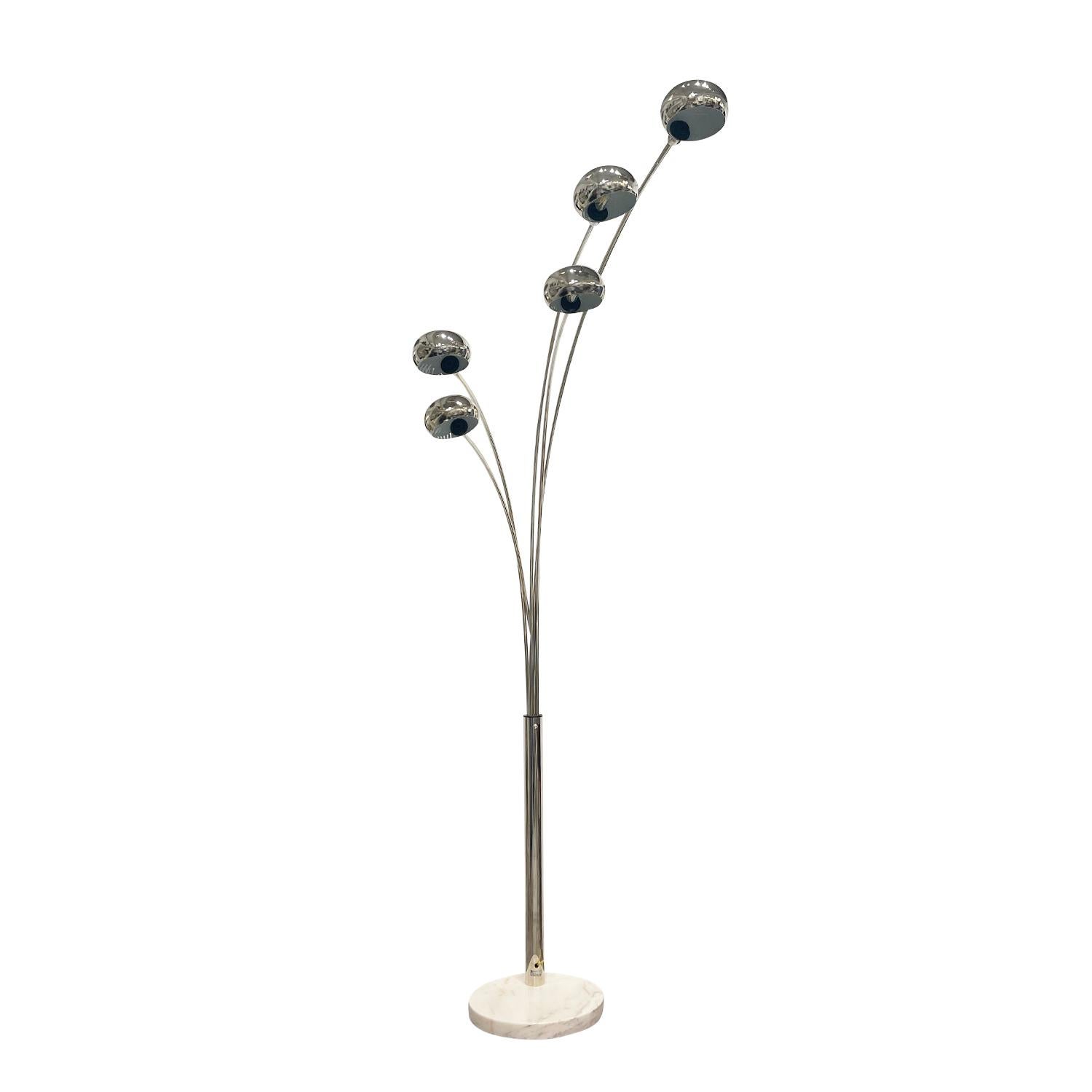 A silver-gold, vintage Mid-Century modern Swedish reading floor lamp made of hand crafted polished chrome, designed by Hans Bergström and produced by Ateljé Lyktan, in good condition. Each of the five round, slightly open adjustable chromed metal