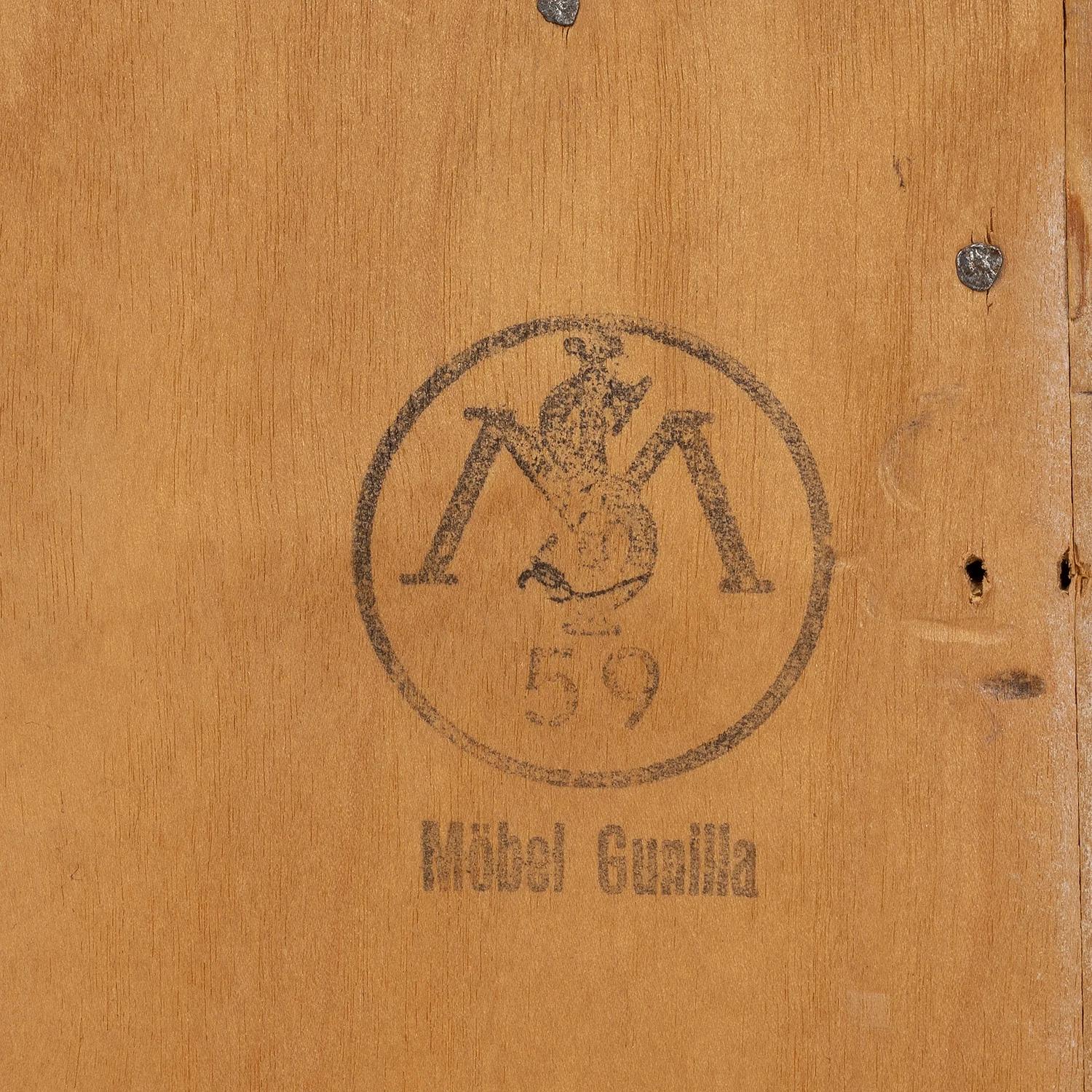 Metallo Cassettiera in betulla svedese del XX secolo di AB Åsundens Möbelfabrik in vendita