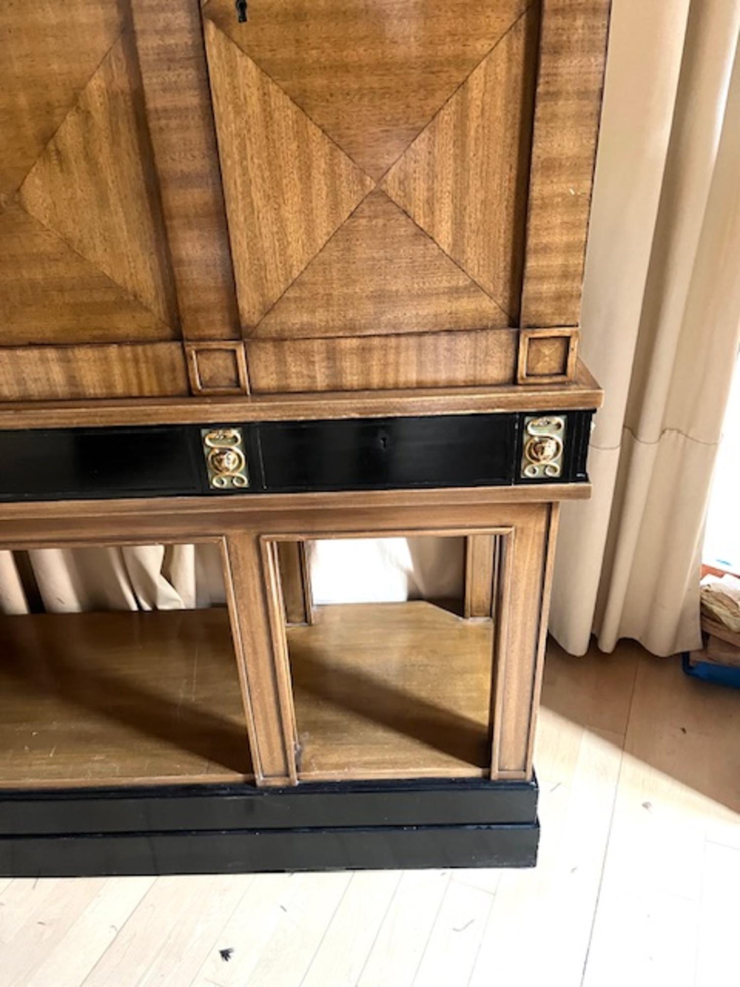 20th Century Swedish Cabinet in Neoclassical Karl Johan Revival Style in vendita 6