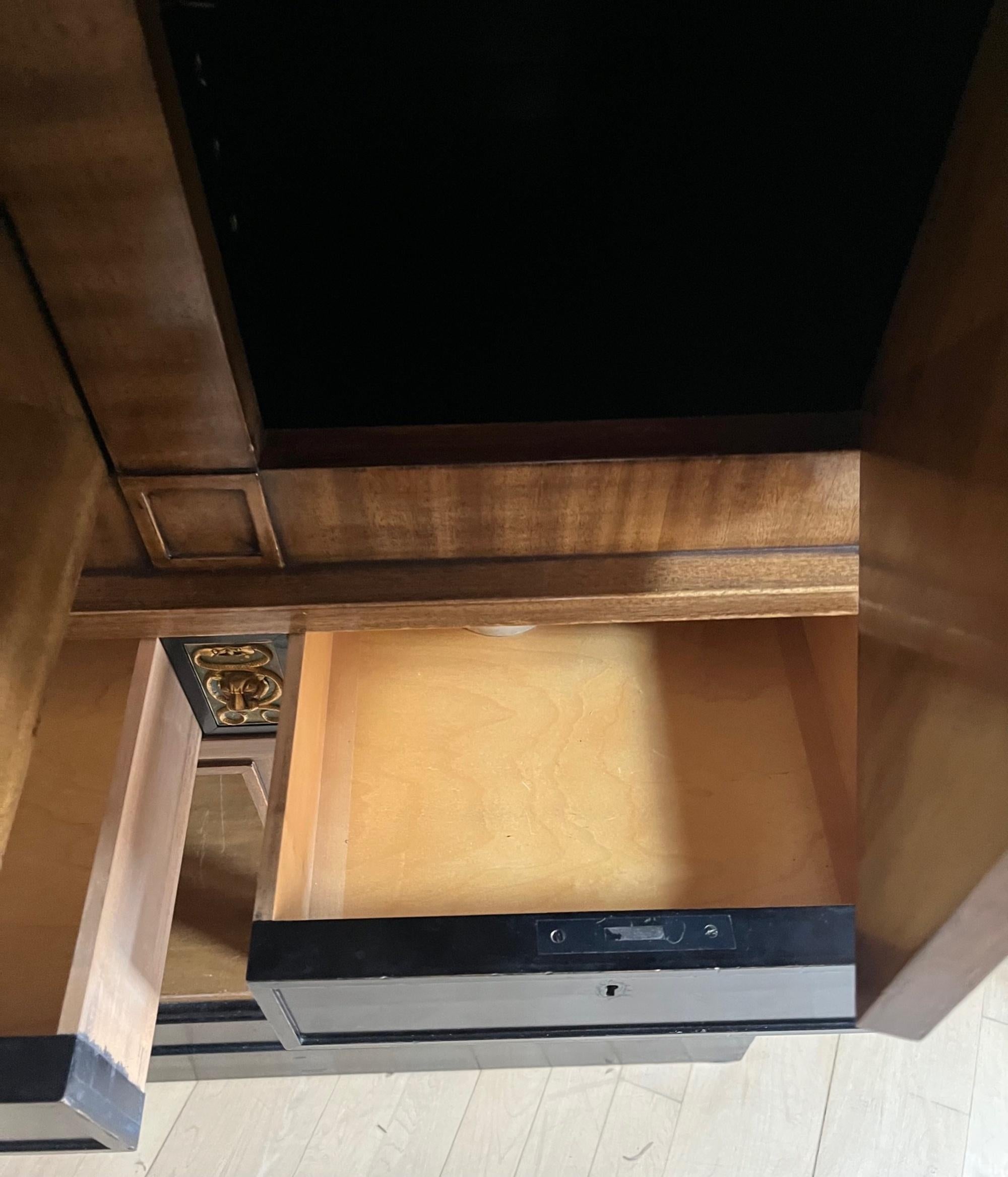 20th Century Swedish Cabinet in Neoclassical Karl Johan Revival Style in vendita 12