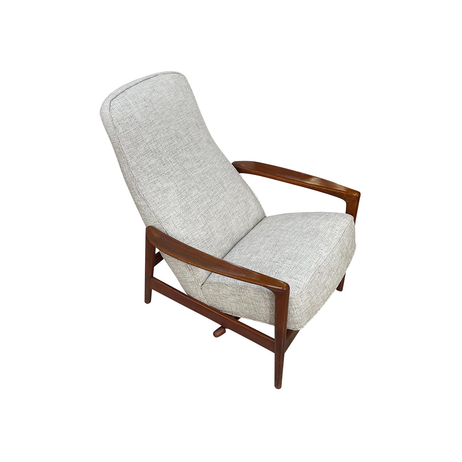 20th Century Swedish Vintage High Back Beech Recliner Set by Folke Ohlsson & Dux In Good Condition For Sale In West Palm Beach, FL