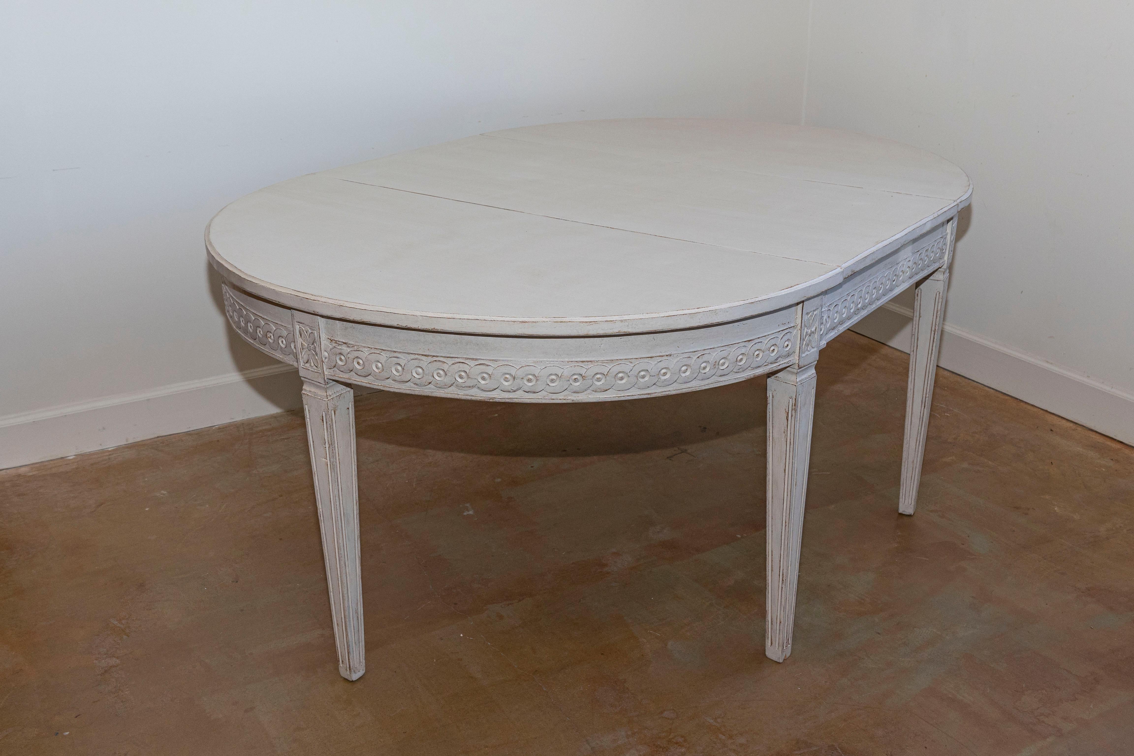20ième siècle Table à rallonge suédoise du 20e siècle en vente