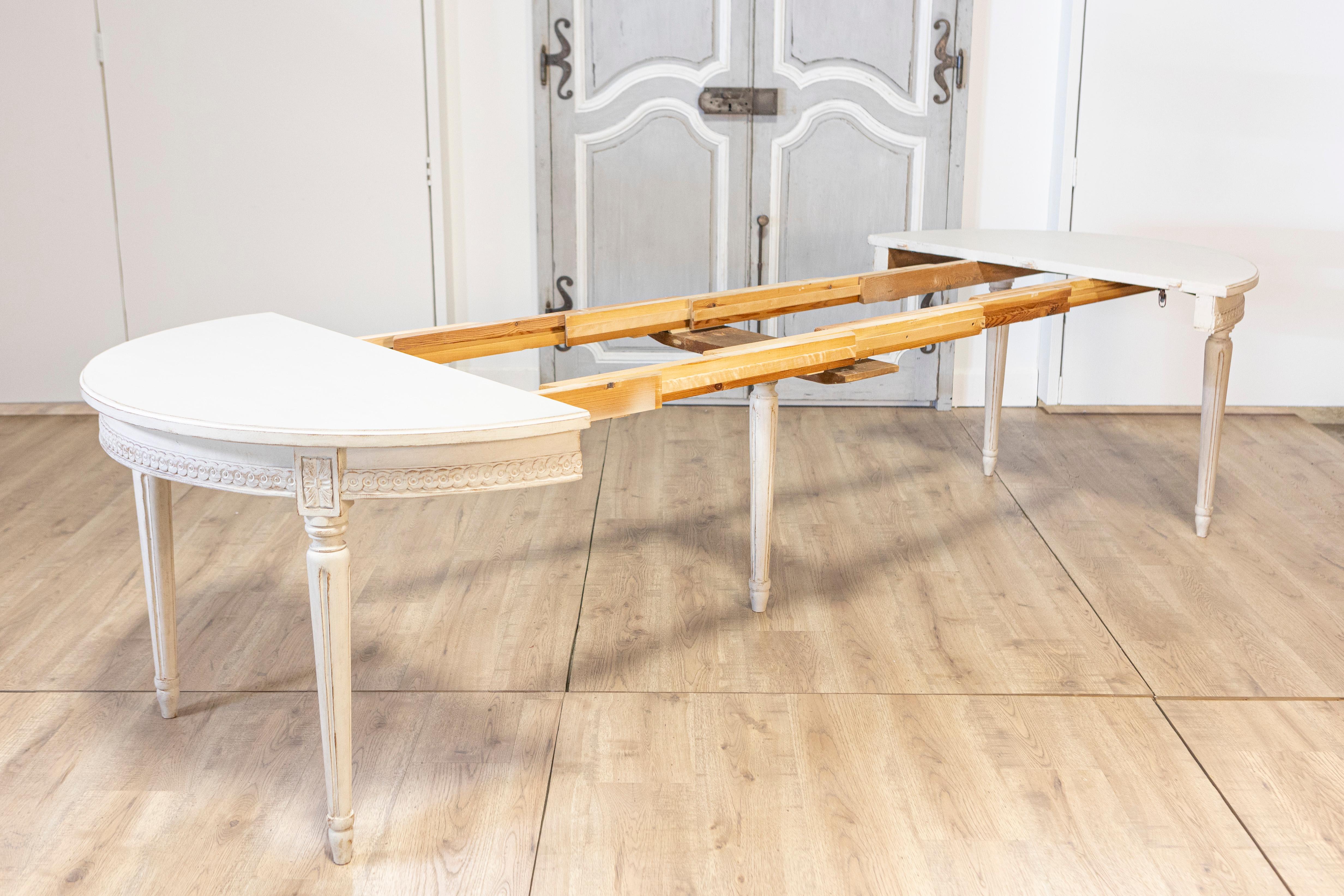 Gustavian 20th Century Swedish Extension Table with Three Leaves