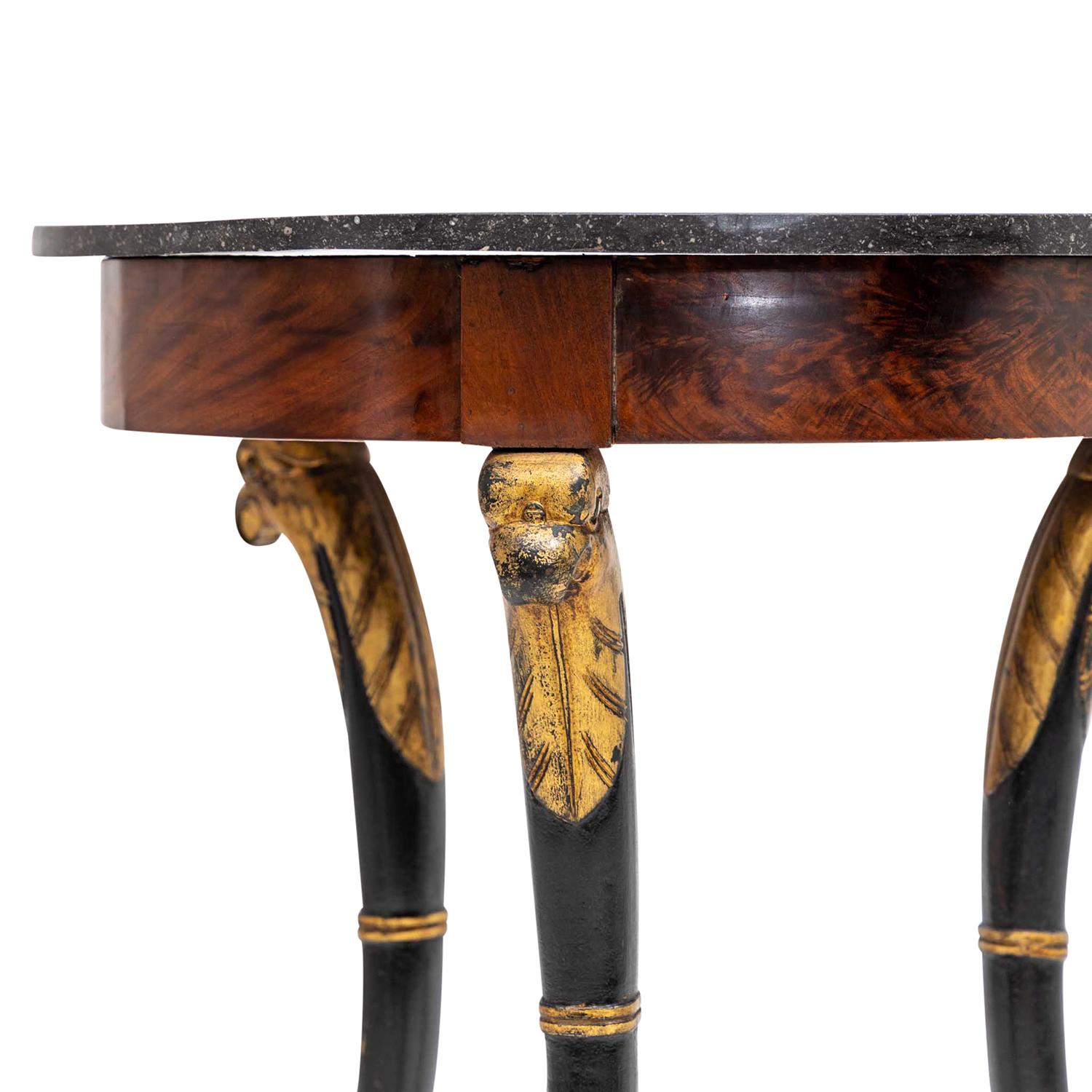Table d'appoint ronde Empire française du 19ème siècle en acajou - Table ancienne en marbre en vente 1