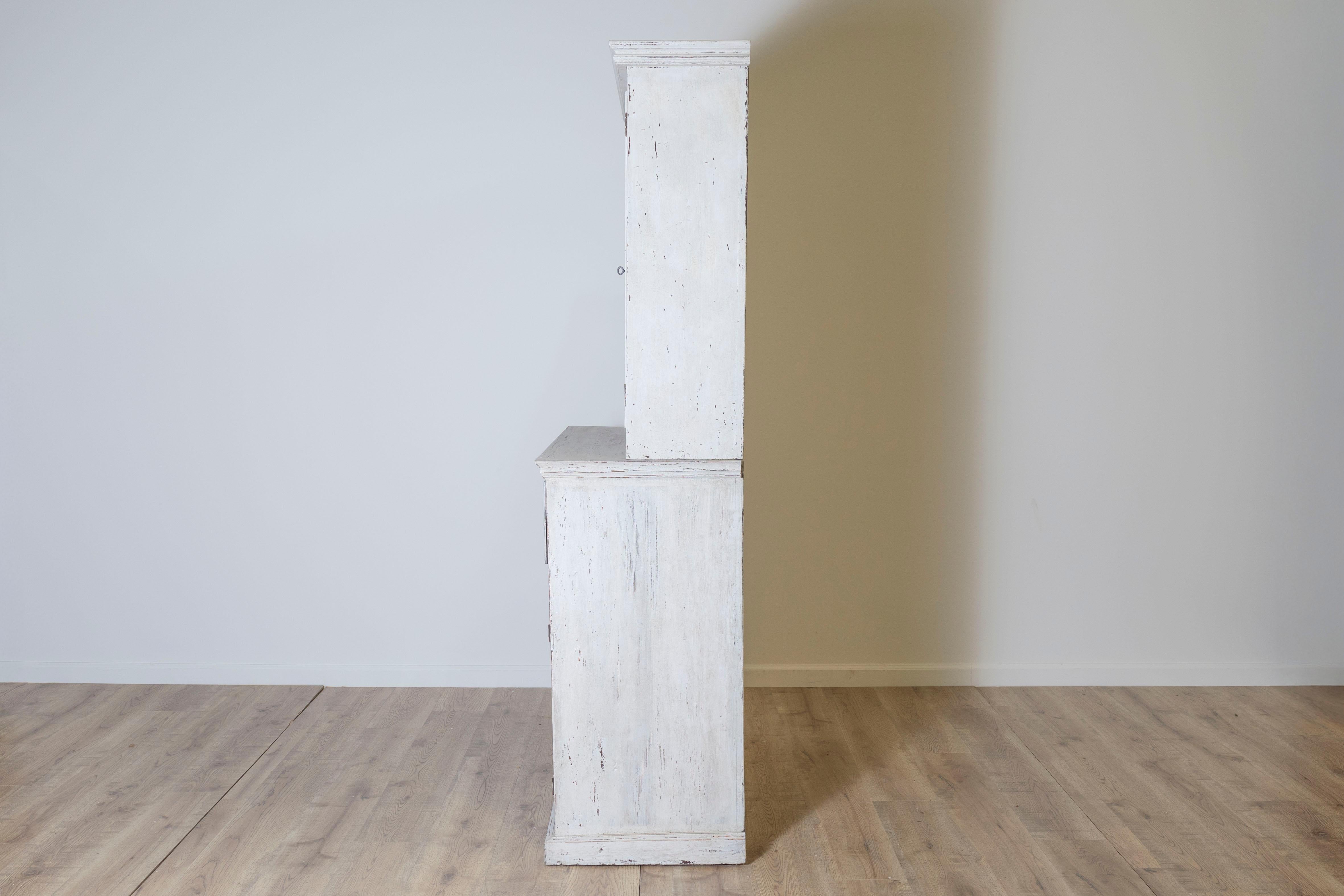 20th Century Swedish Linen Press For Sale 2
