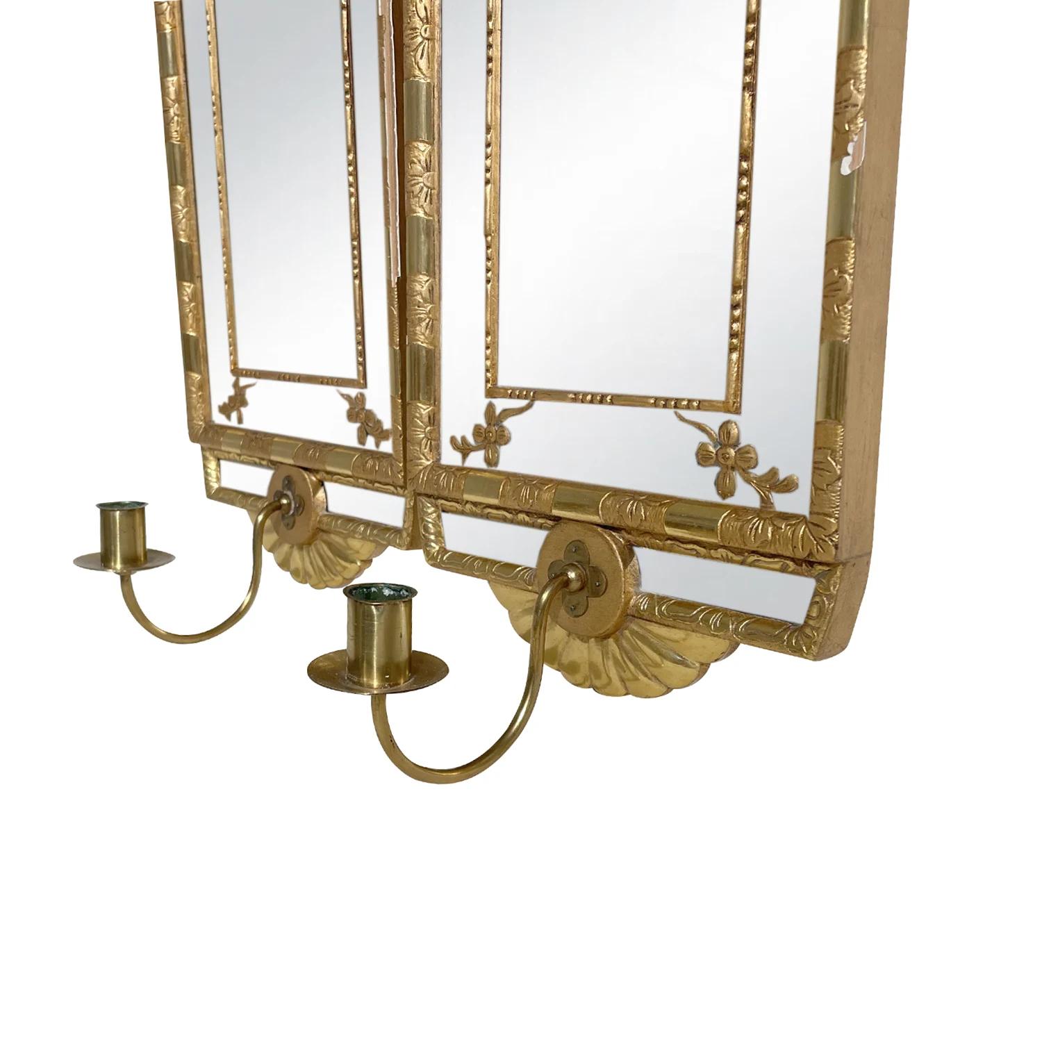 Sculpté à la main Paire de miroirs muraux suédois en pin doré du XXe siècle par Carl a. Carlsson en vente