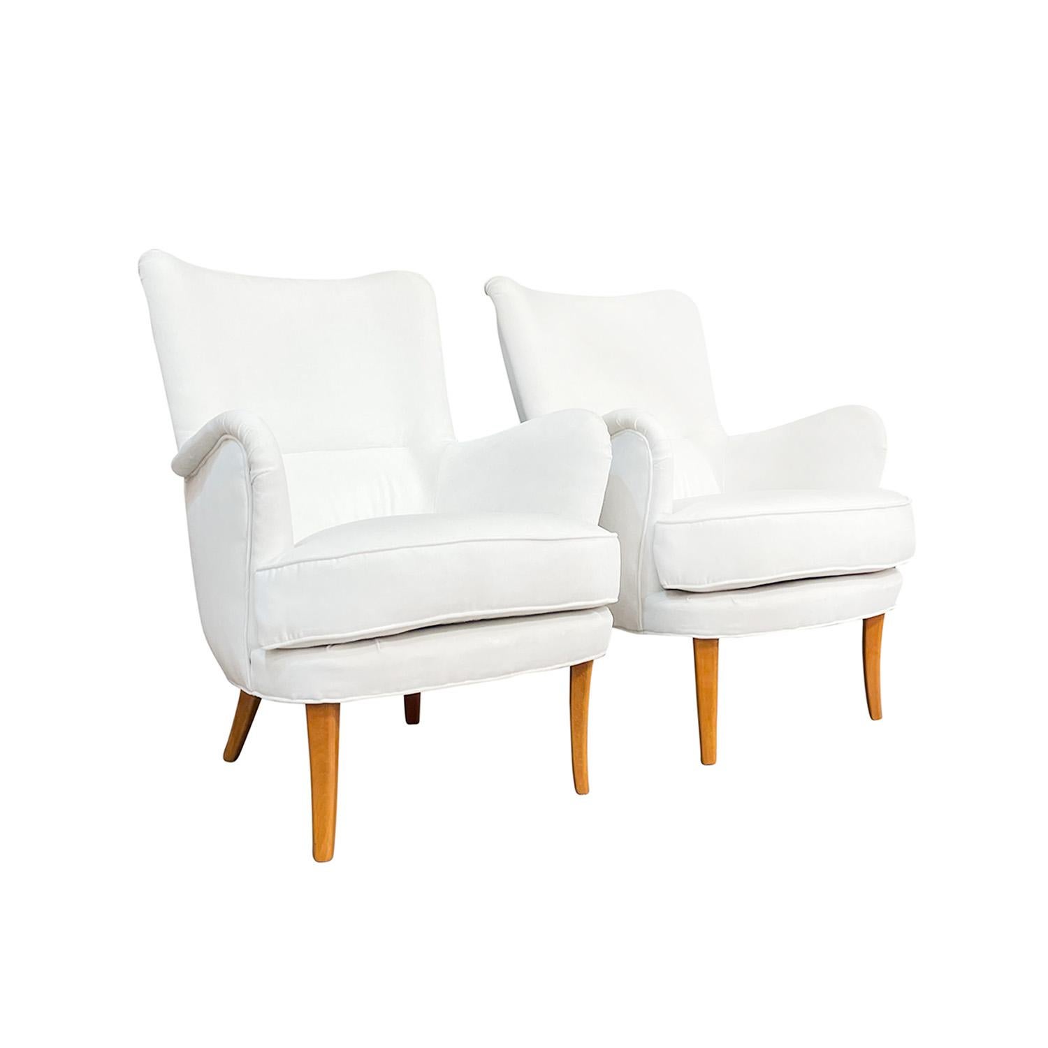 Hand-Crafted 20th Century Swedish Pair of Möbel Komponerad AV Club Chairs by Carl Malmsten For Sale