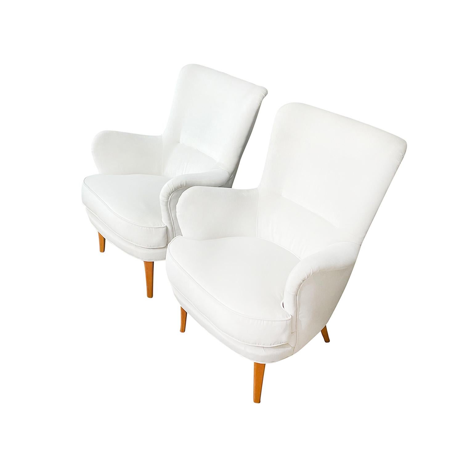 20th Century Swedish Pair of Möbel Komponerad AV Club Chairs by Carl Malmsten In Good Condition For Sale In West Palm Beach, FL
