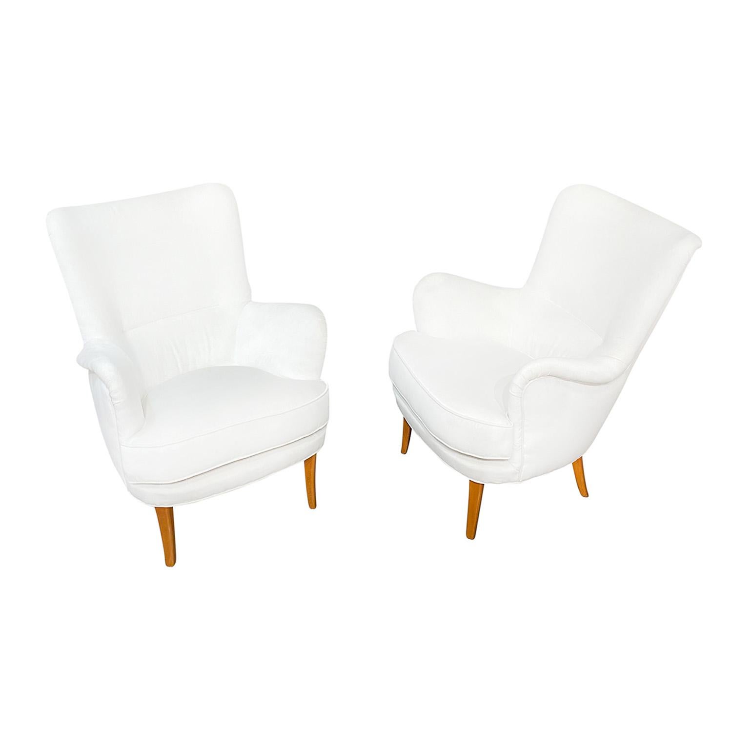 Fabric 20th Century Swedish Pair of Möbel Komponerad AV Club Chairs by Carl Malmsten For Sale