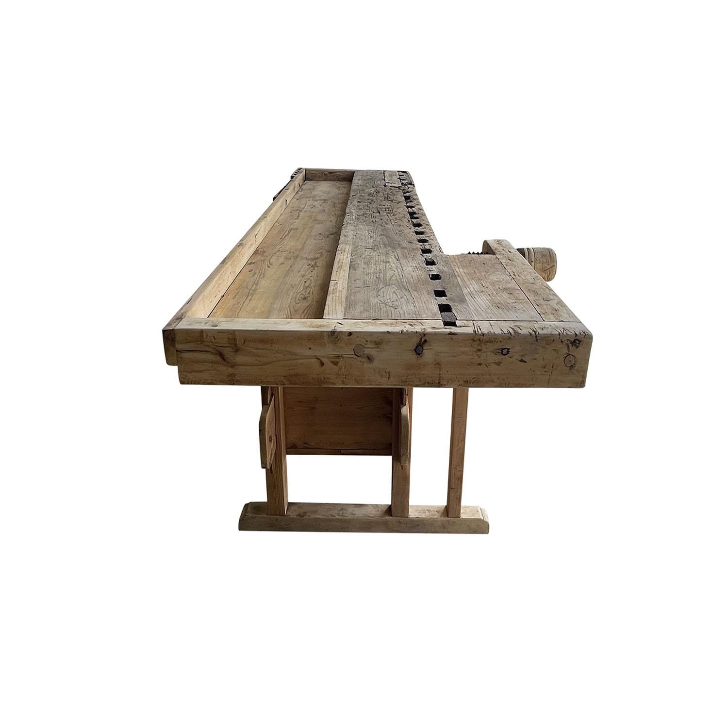 Suédois 20th Century Swedish Pine Carpentry Bench - Antique Scandinavian Work Table en vente