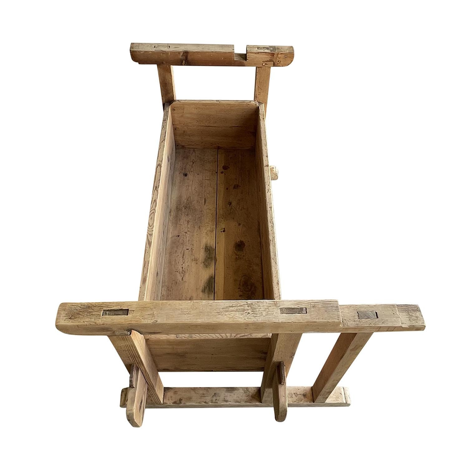 Métal 20th Century Swedish Pine Carpentry Bench - Antique Scandinavian Work Table en vente
