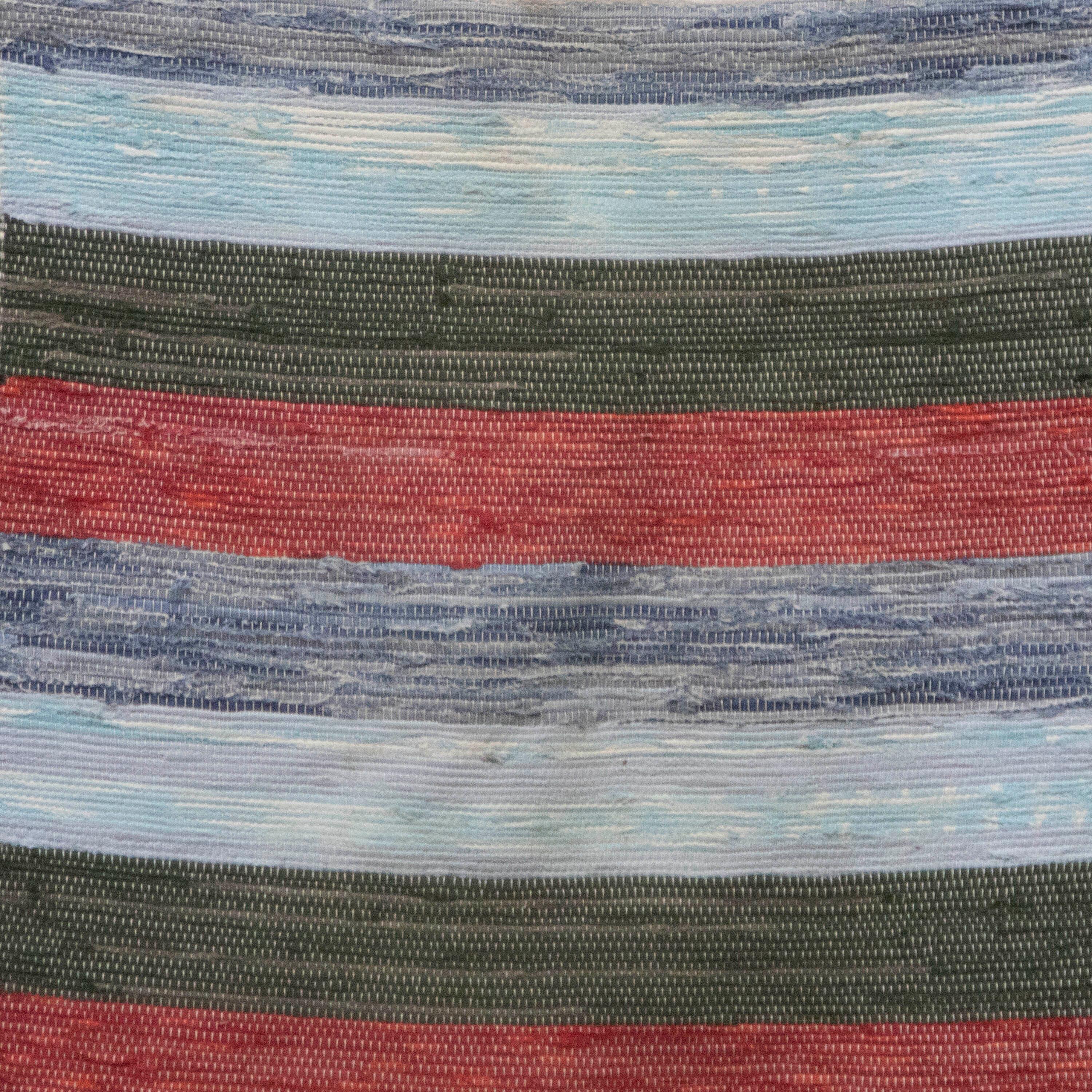 Tapis de chiffon suédois du 20e siècle.   Il présente un motif à larges rayures dans des tons de vert, de bleu, de rouge et d'aqua.   Ce tapis peut être lavé en machine à 30 degrés.
RT6024608