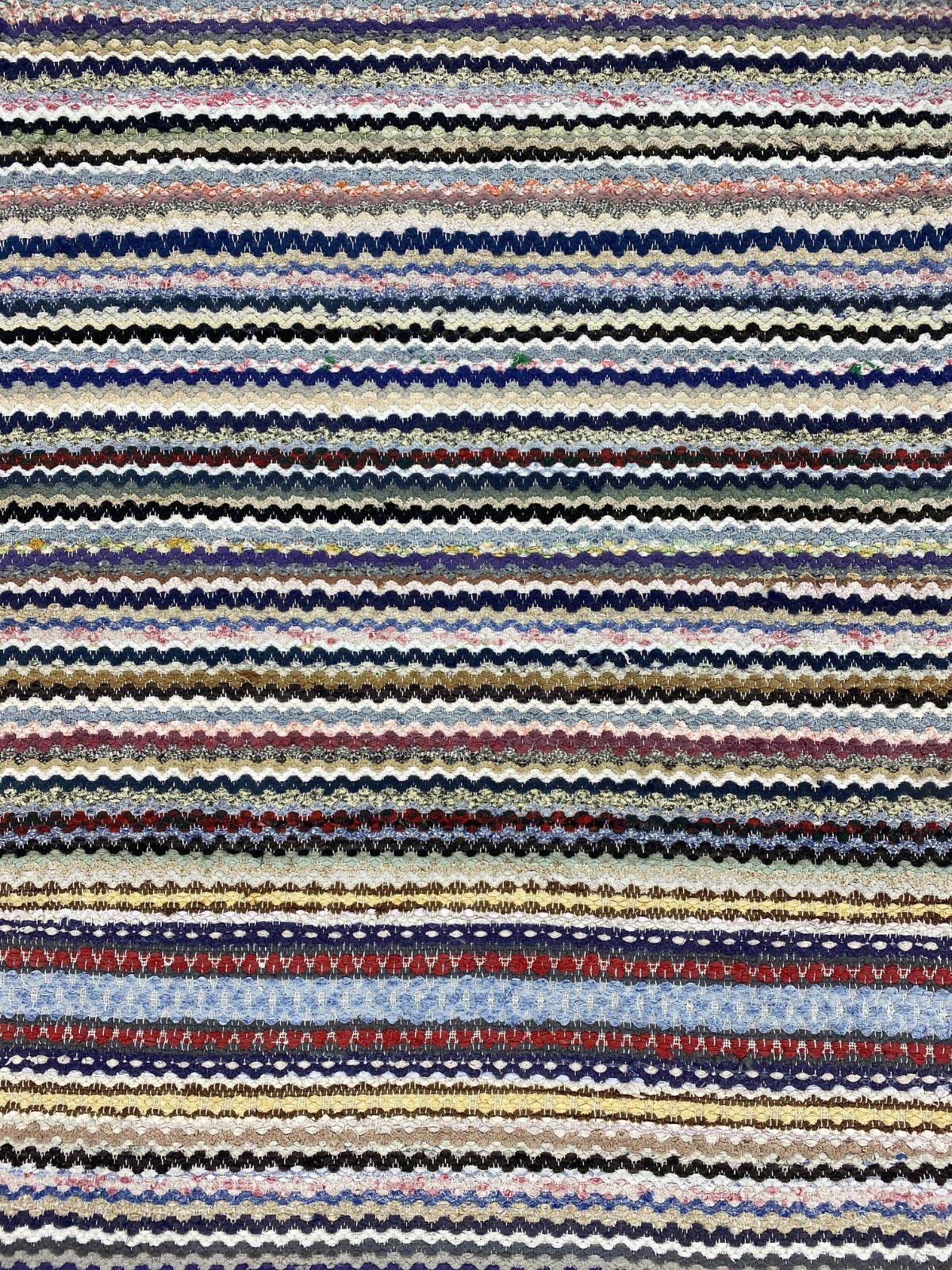 Hand-Woven 20th Century Swedish rag rug Hälsinglands Söderhamn  - handwoven  For Sale