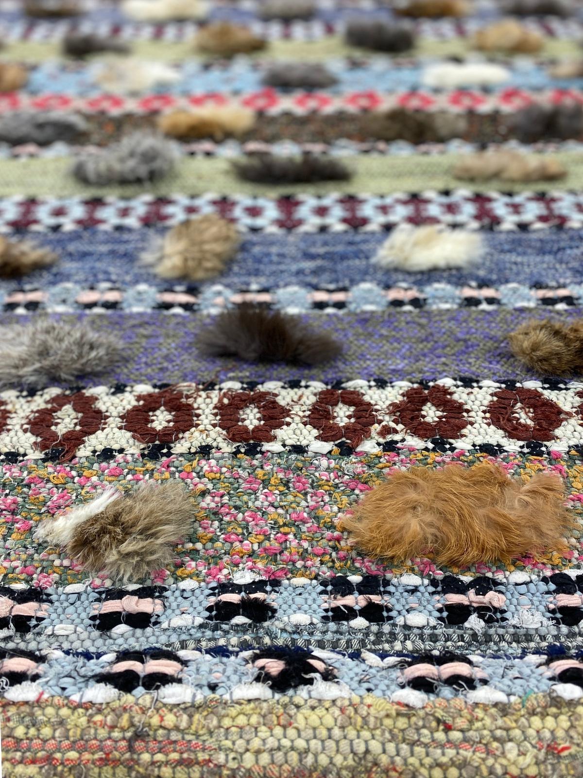 Fur 20th Century Swedish rag rug Hälsinglands Trönö - handwoven  For Sale