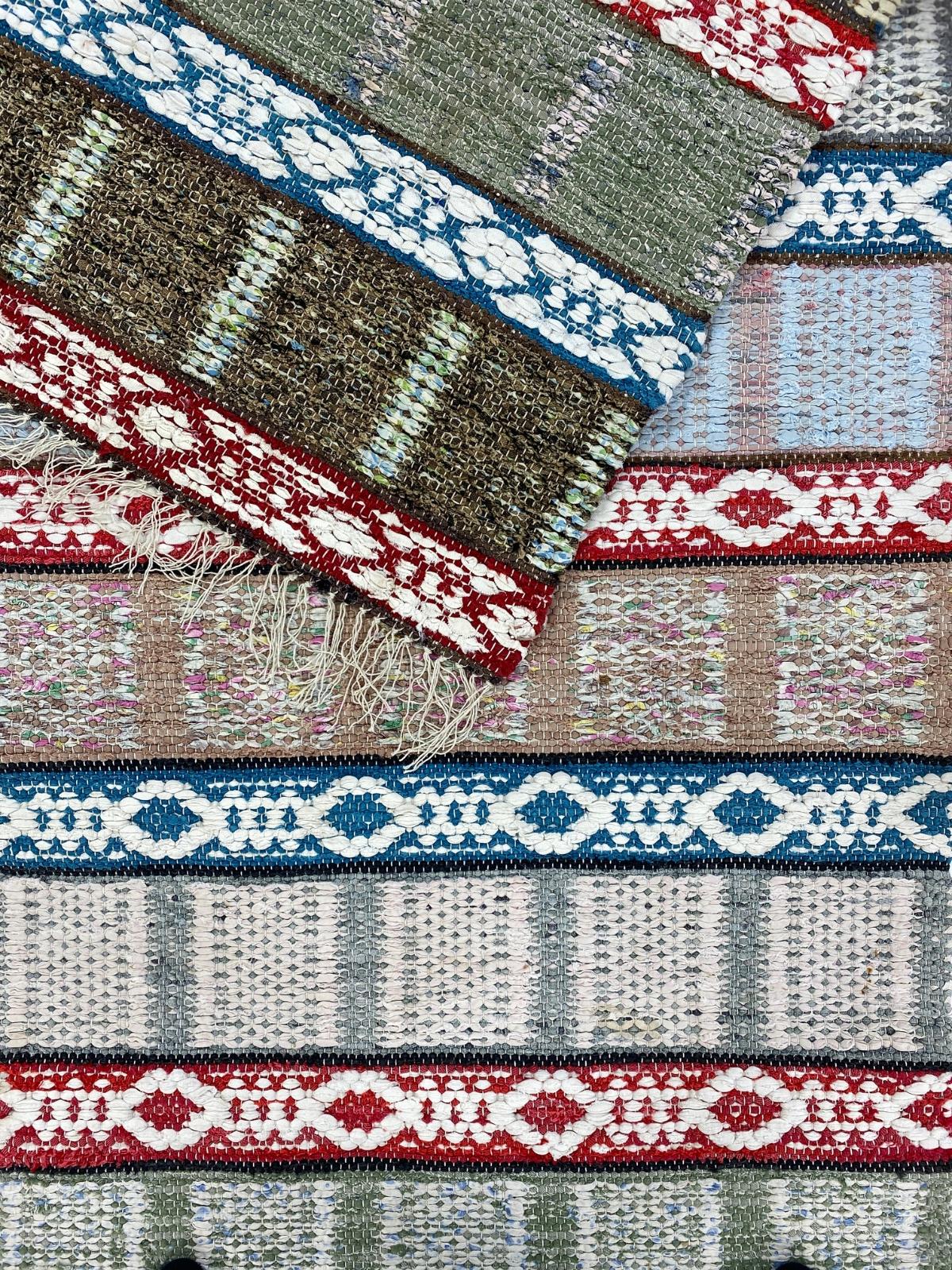 Scandinavian Modern 20th Century Swedish rag rug Ölands Eddy´s sommaräng Blåklocka - handwoven  For Sale