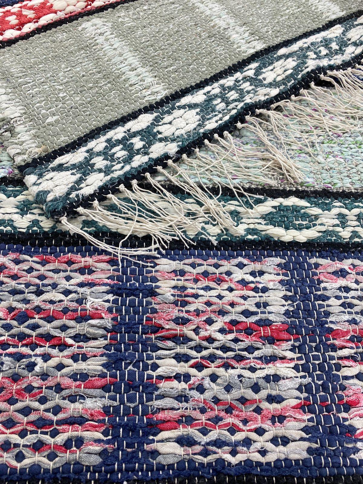 Scandinavian Modern 20th Century Swedish rag rug Ölands Eddy´s sommaräng Vallmo - handwoven  For Sale