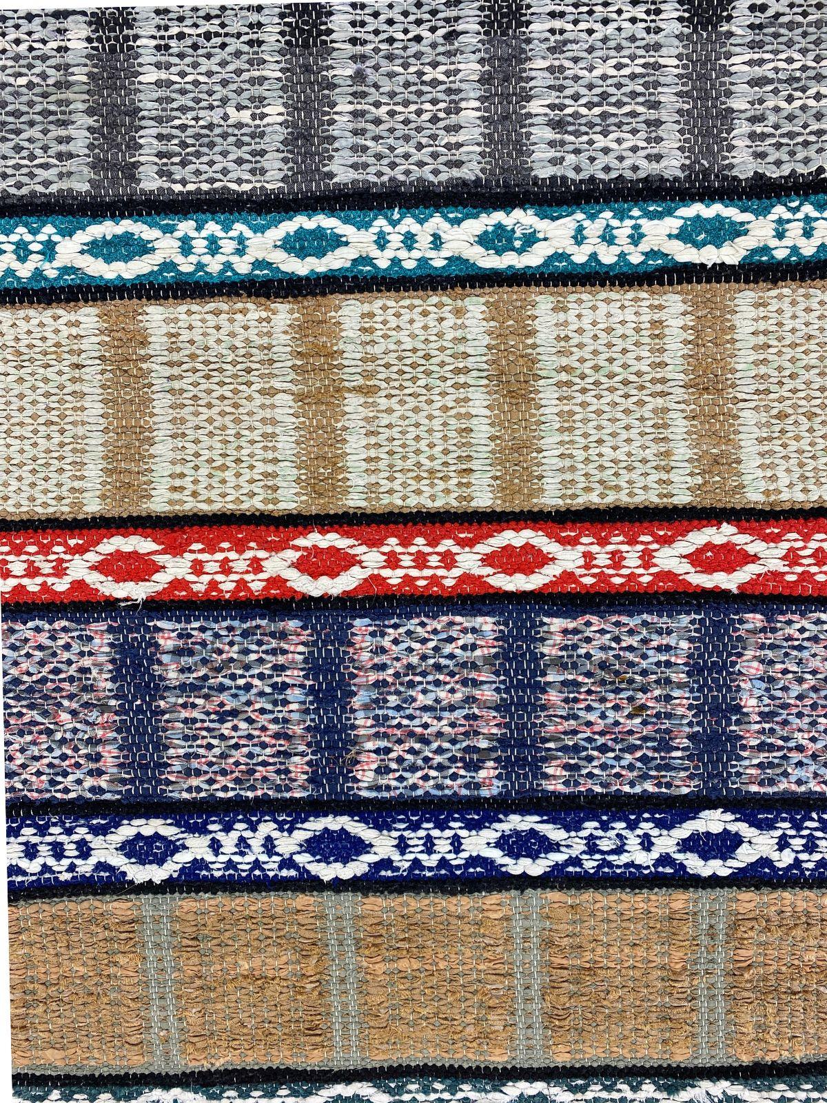 20th Century Swedish rag rug Ölands Eddy´s sommaräng Vallmo - handwoven  In Good Condition For Sale In Asarum, SE