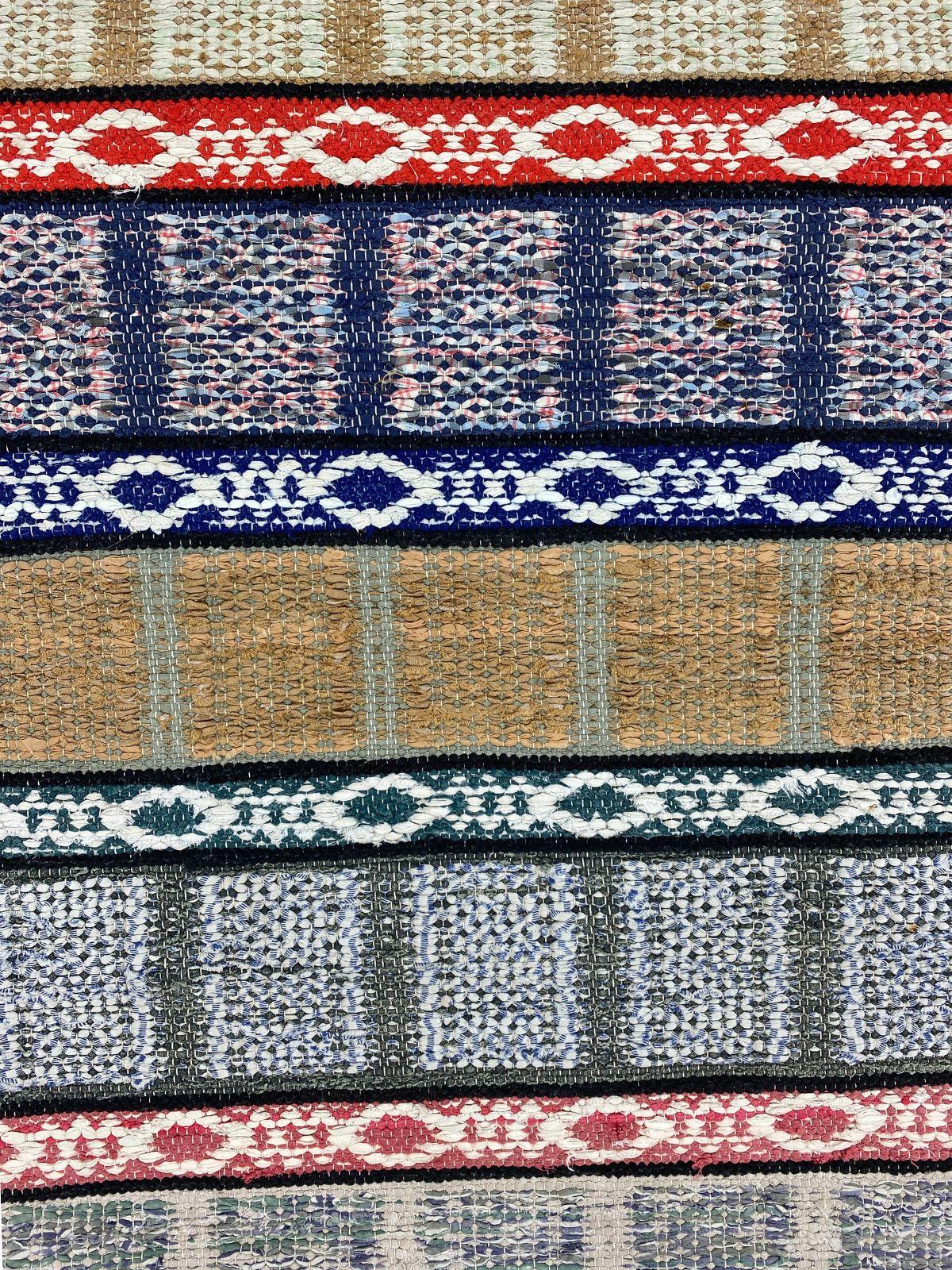 Cotton 20th Century Swedish rag rug Ölands Eddy´s sommaräng Vallmo - handwoven  For Sale