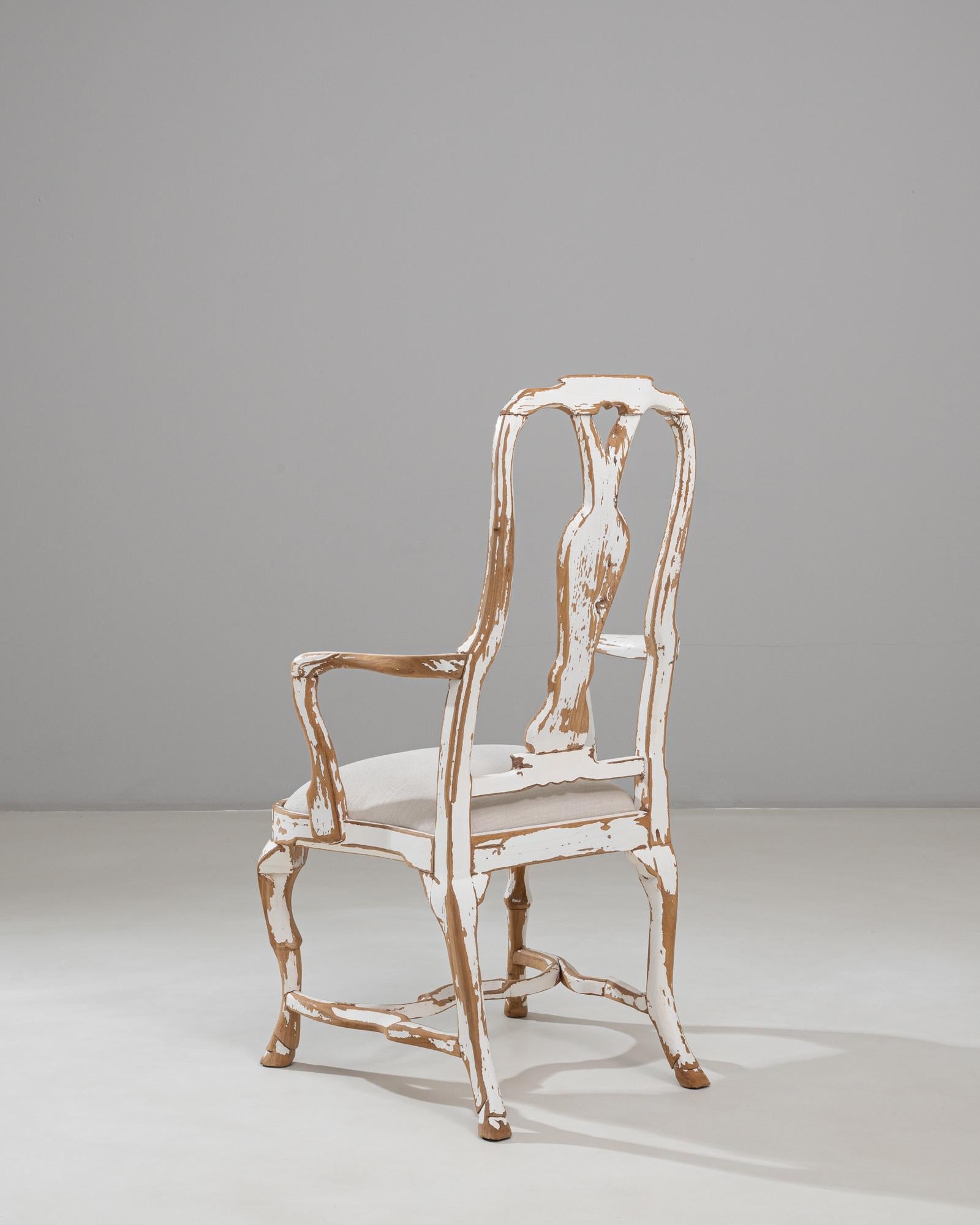 Chaise de salle à manger suédoise du 20e siècle, néo-rococo, en bois patiné Bon état - En vente à High Point, NC