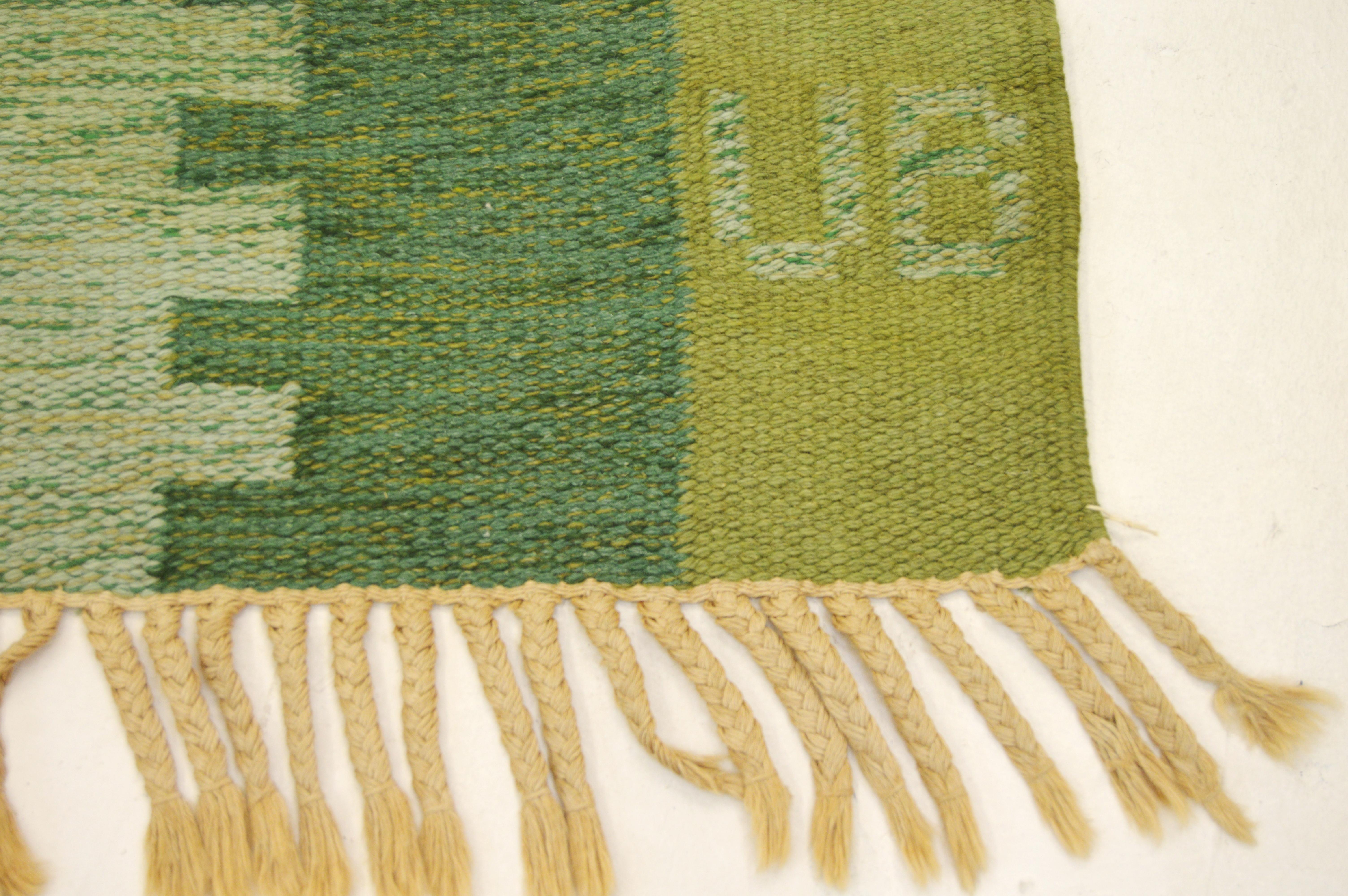 20th Century Swedish Röllakan Flat-Weave Carpet Signed UB For Sale 4