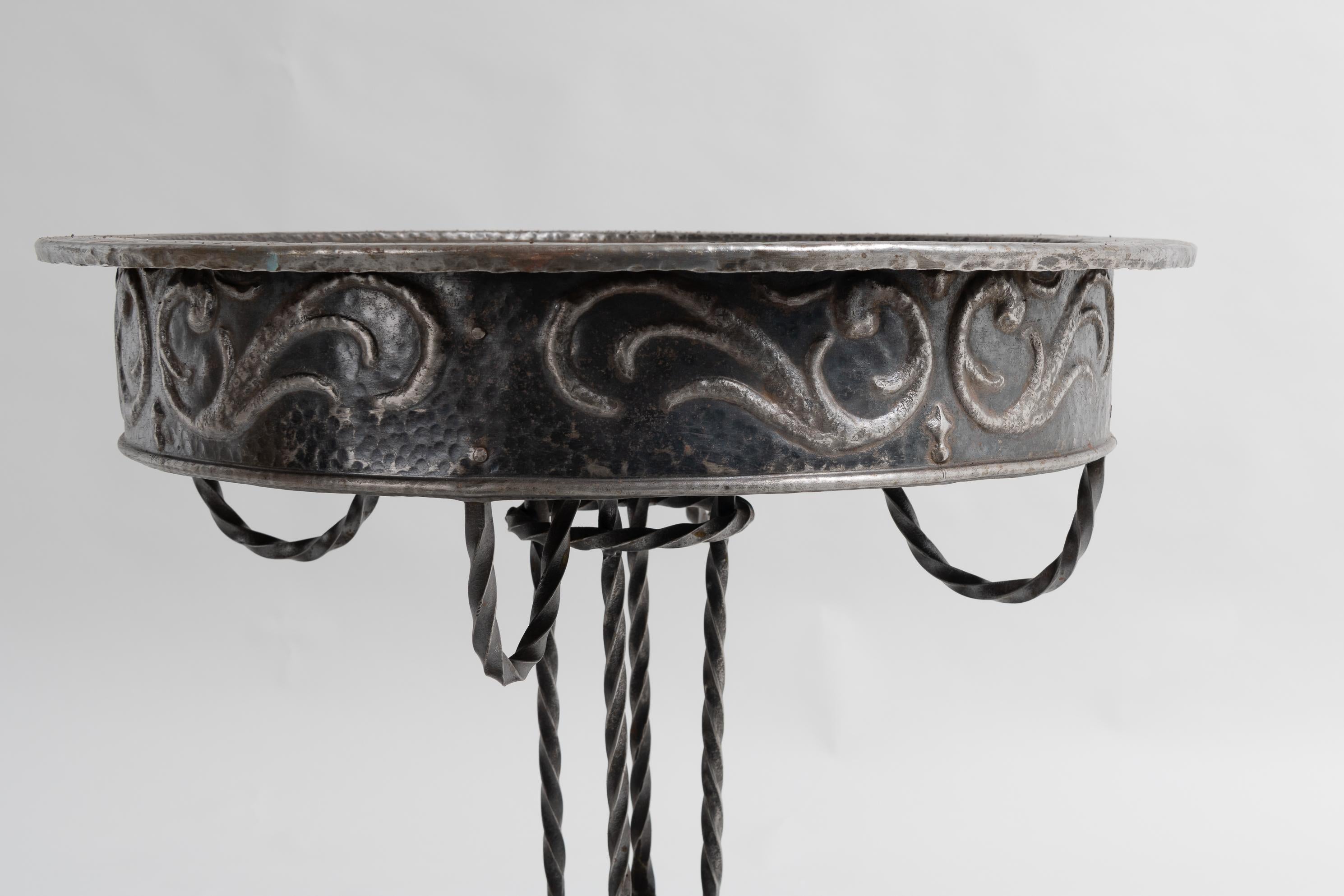 20th Century Swedish Round Art Nouveau Iron Table 4