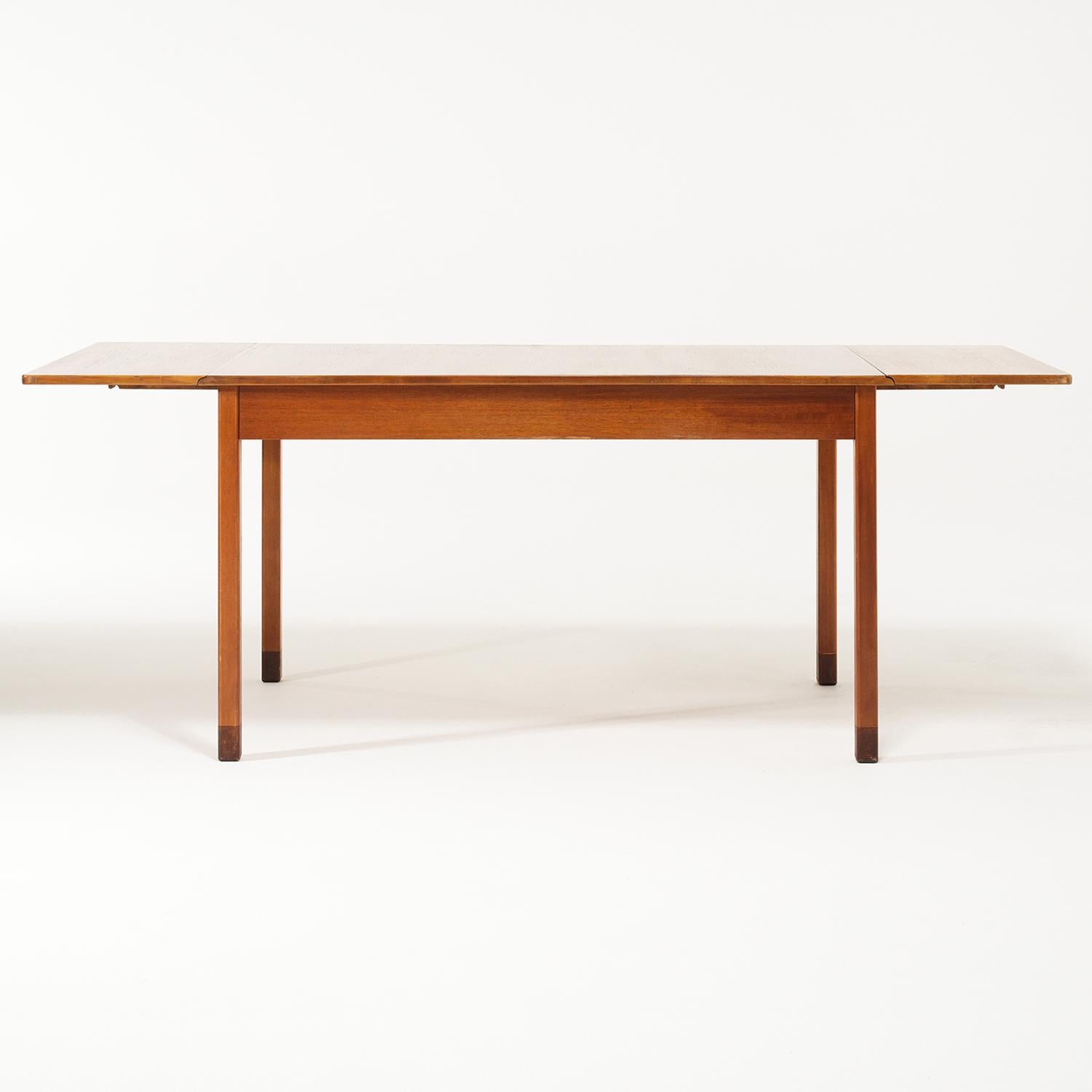20th Century Swedish Teakwood Writing Table - Vintage Office Desk by David Rosén (Handgeschnitzt) im Angebot