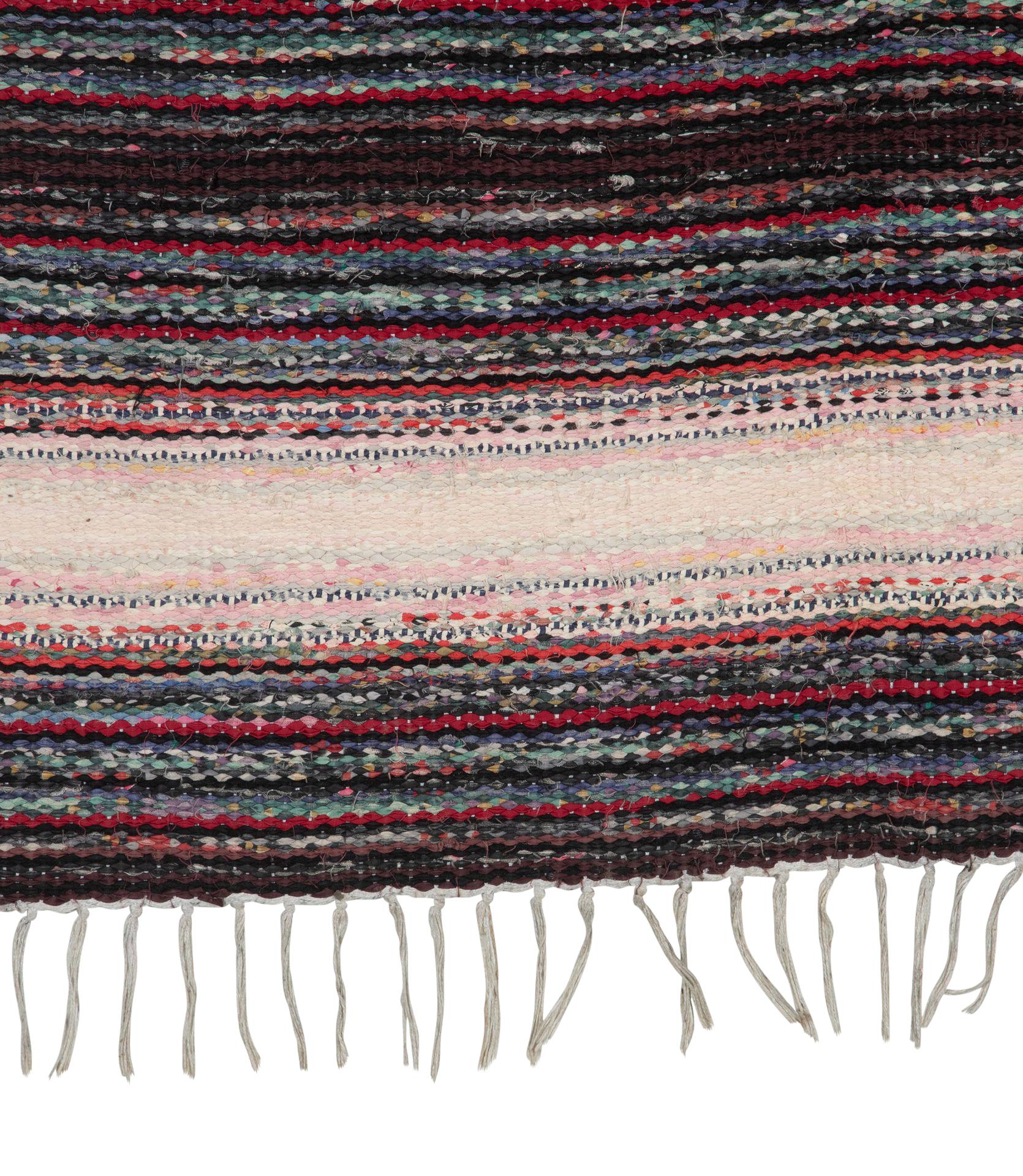 Alfombra vintage sueca de trapo de algodón del siglo XX en rosa, rojo y azul.   Alrededor de 1950.   Bolsa 11 / Alfombra 103
