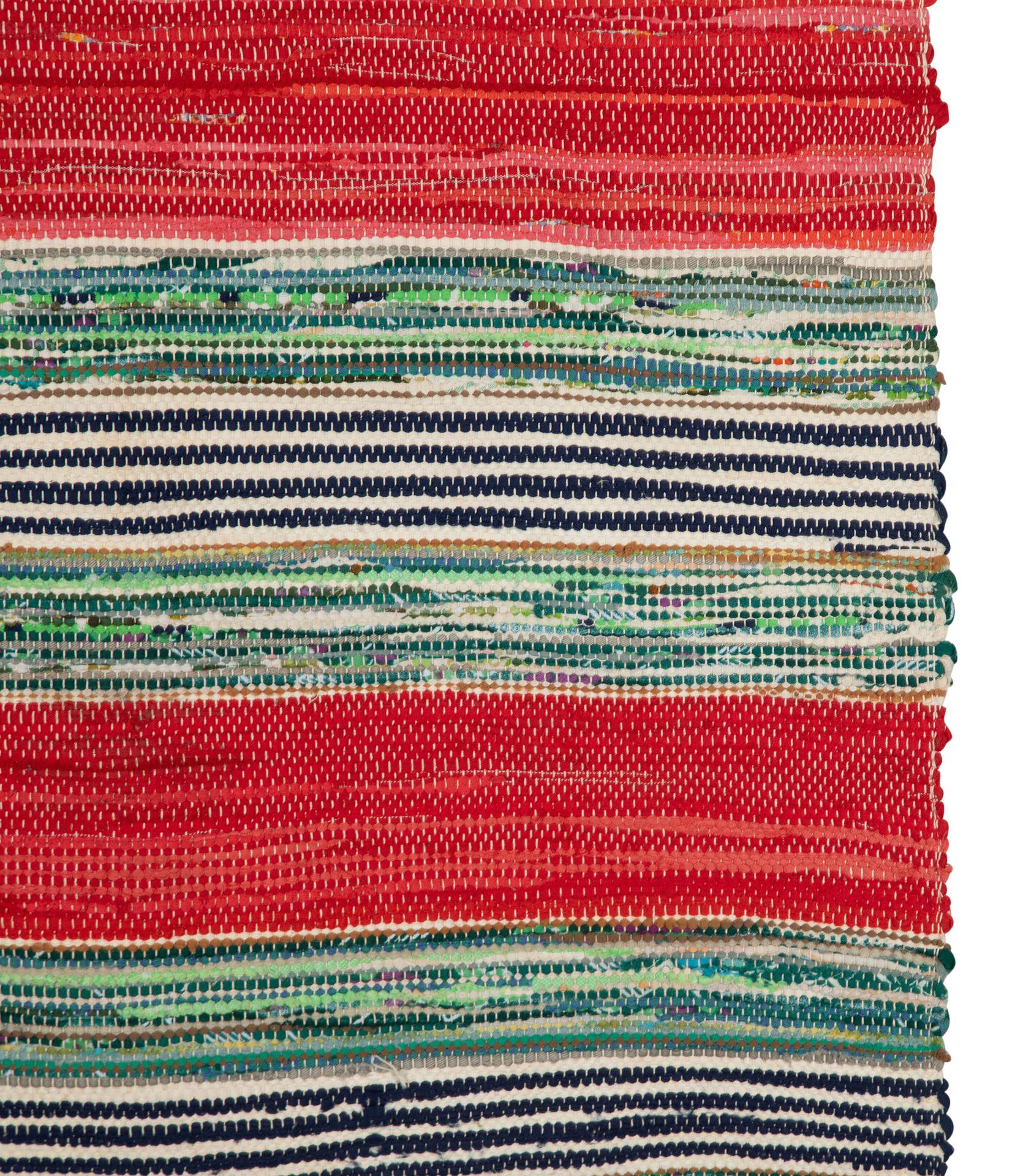 Traditional Swedish 20th Century red, green and blue cotton rug.    Circa 1950.      Bag 13 / Rug 128