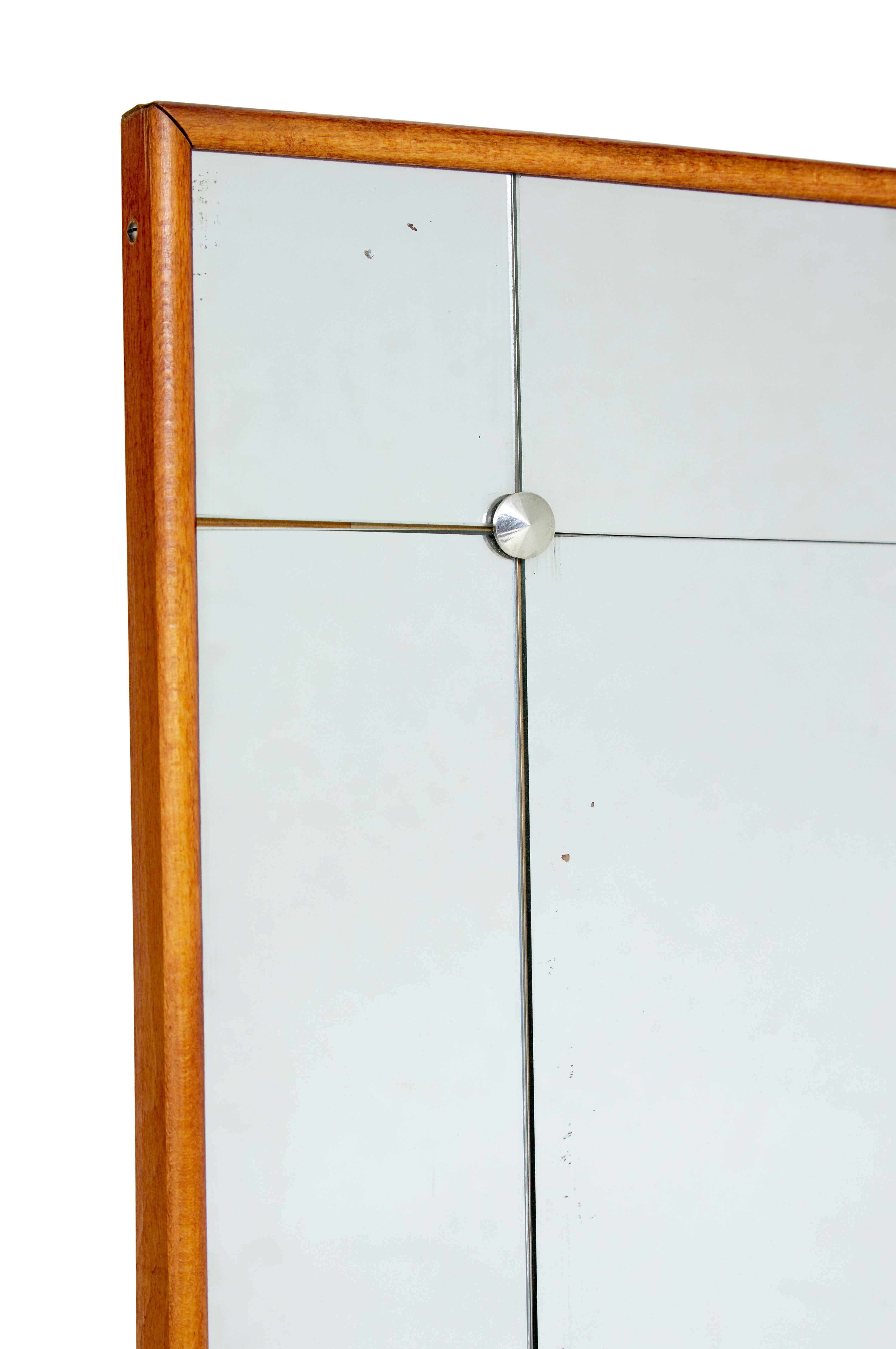 Schwedischer segmentierter Wandspiegel aus dem 20. im Zustand „Gut“ im Angebot in Debenham, Suffolk