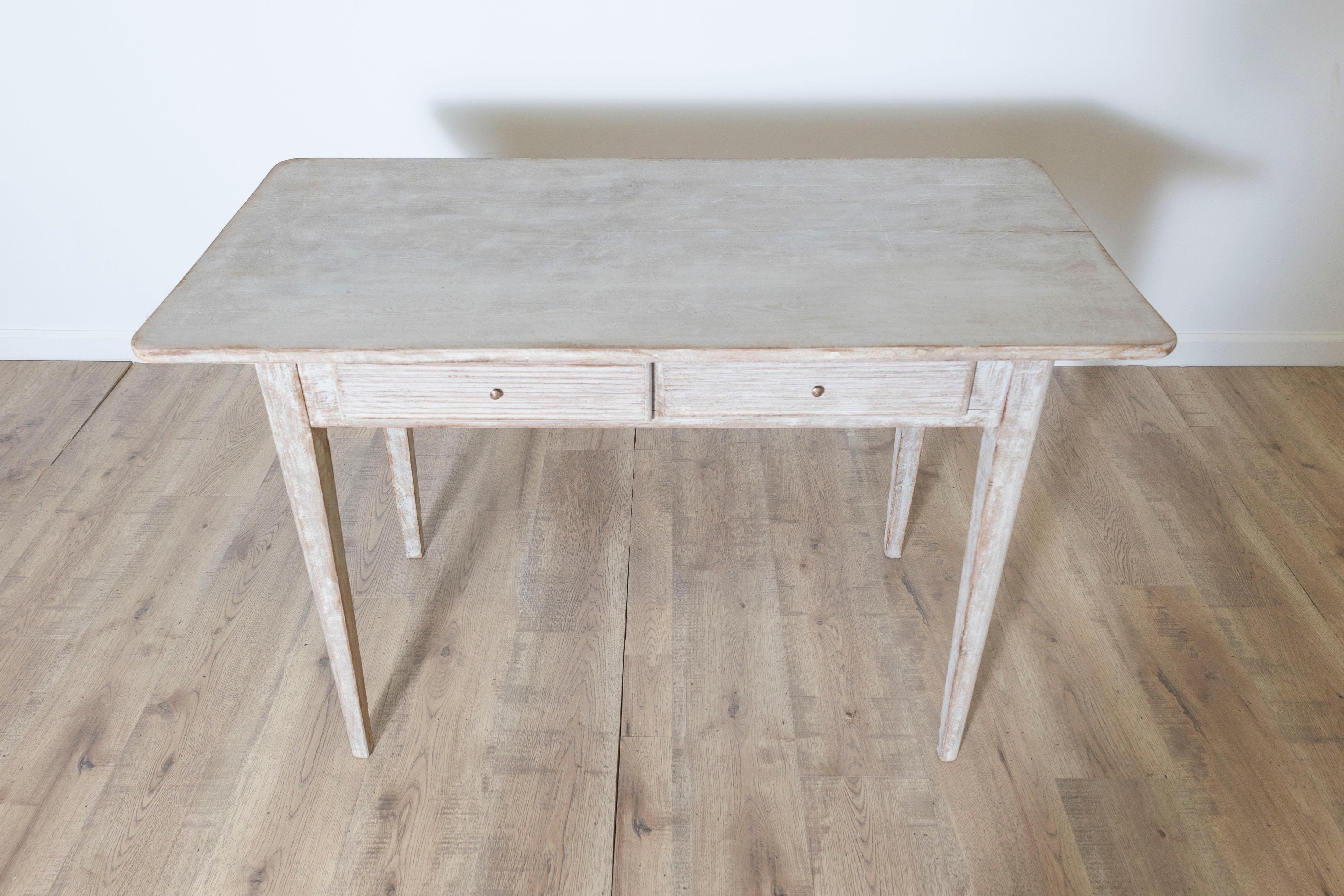 20th Century Swedish Writing Desk In Good Condition For Sale In Atlanta, GA