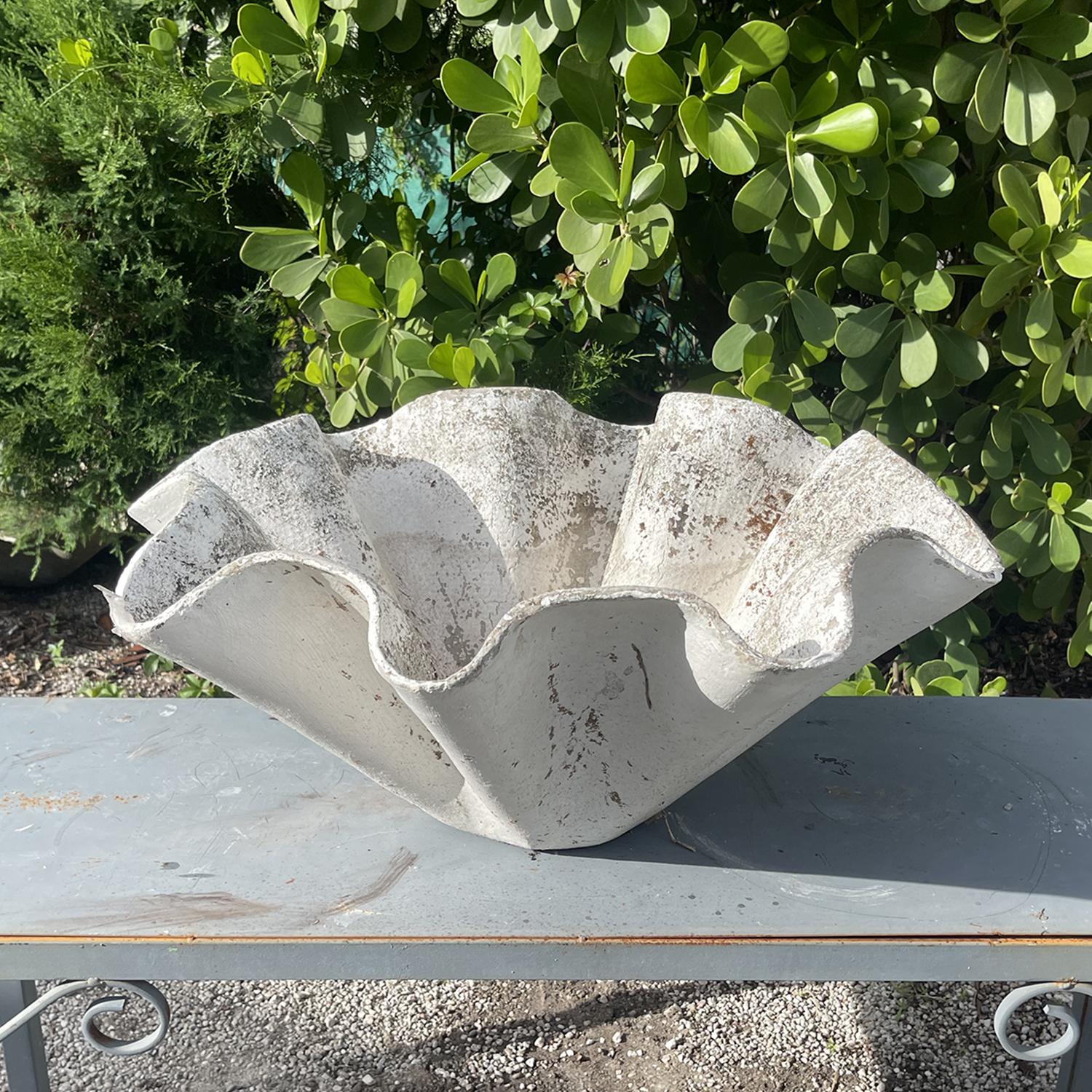 Hand-Crafted 20th Century Swiss Mid-Century Modern Cement Garden Planter by Willy Guhl For Sale