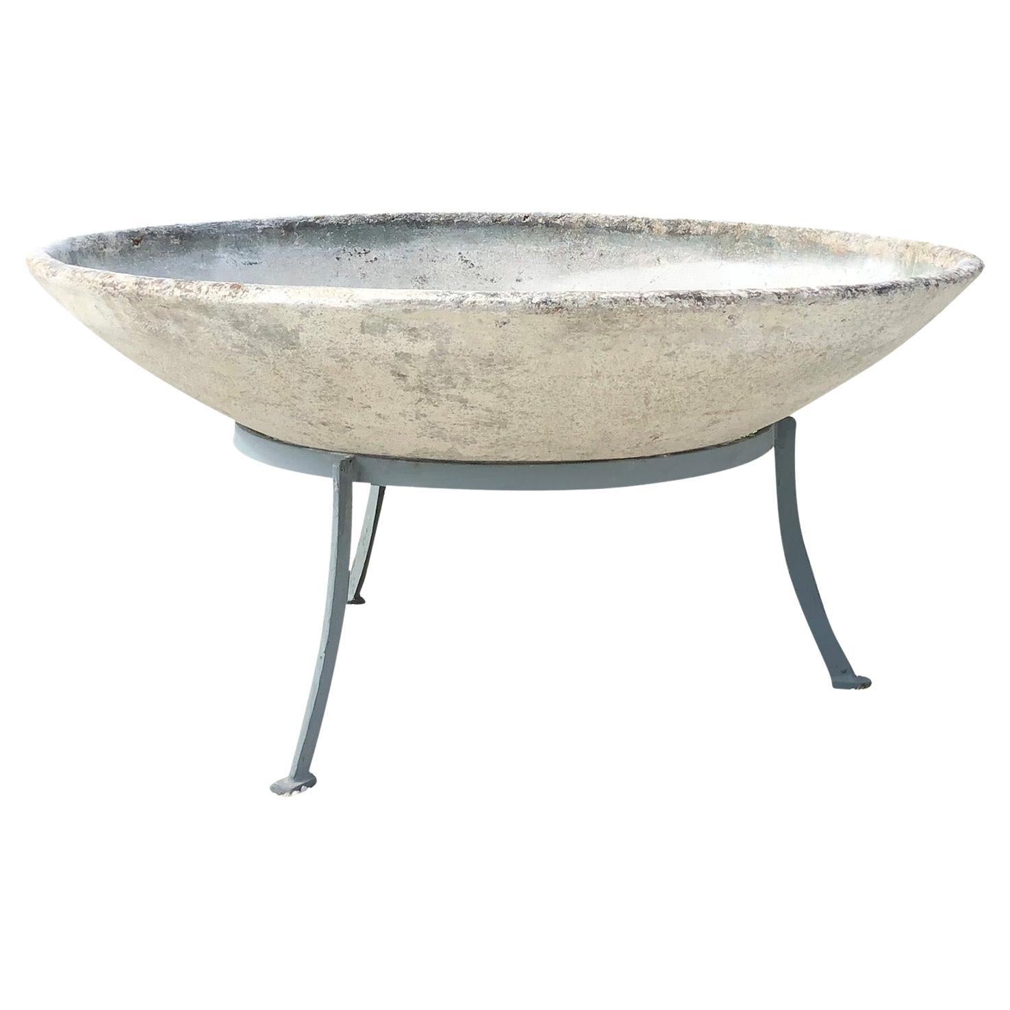 Jardinière à soucoupe en ciment du 20e siècle suisse moderne par Willy Guhl & Eternit en vente