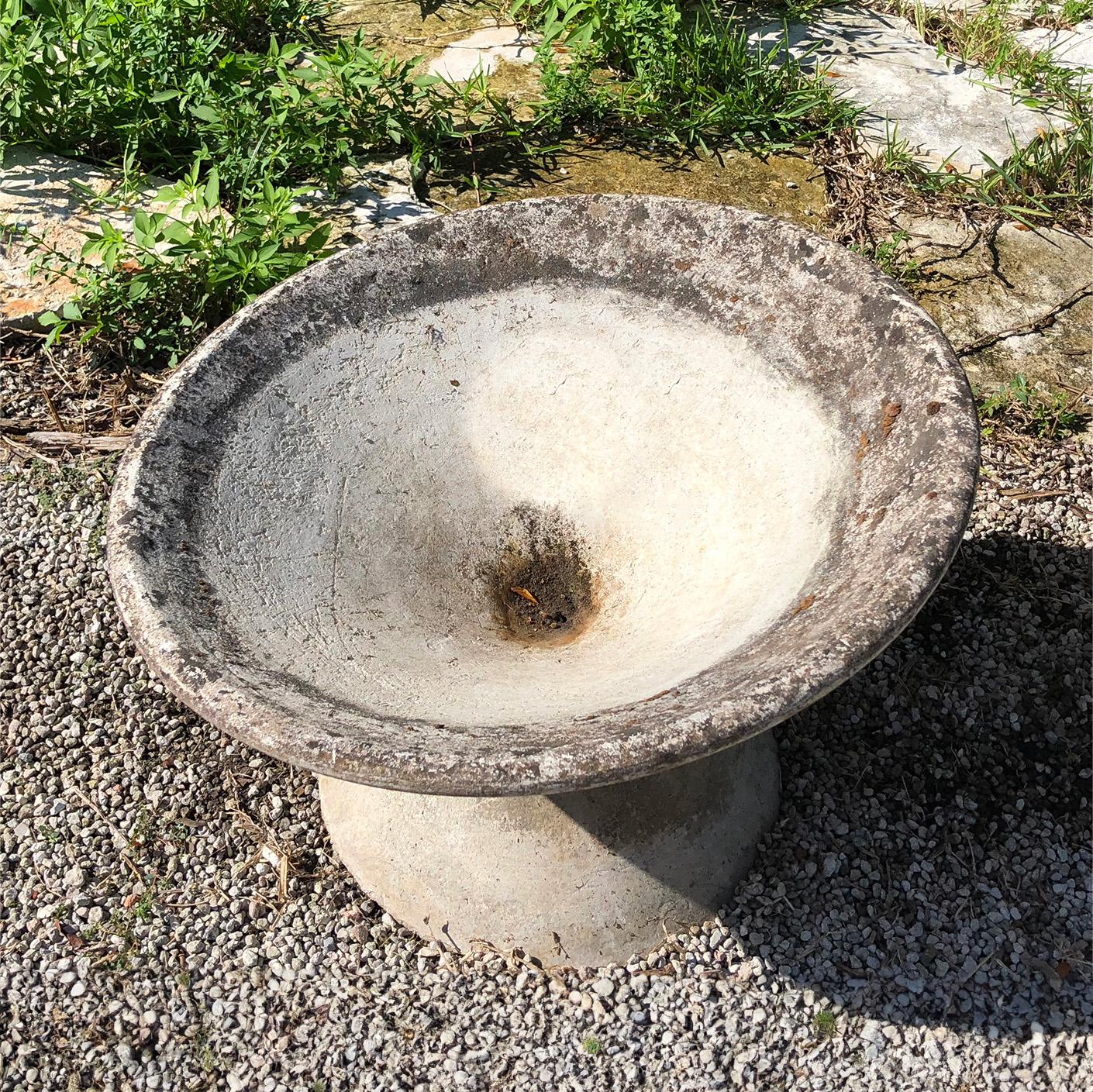 Paire de jardinières en ciment inclinées et surélevées du 20e siècle, Suisse, par Willy Guhl Bon état - En vente à West Palm Beach, FL