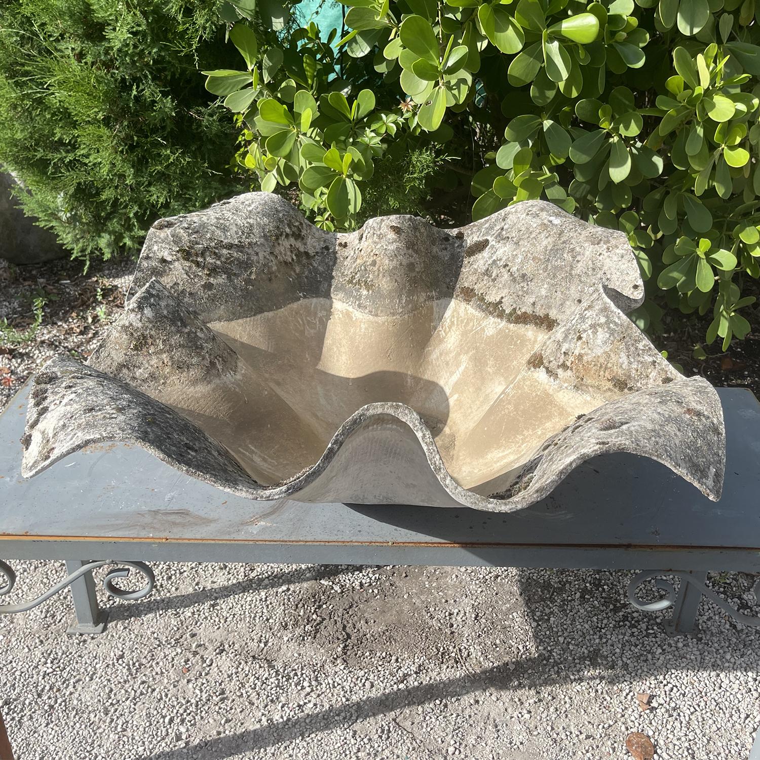 Mid-Century Modern Jardinière en mouchoir de poche en ciment du 20e siècle suisse par Willy Guhl en vente