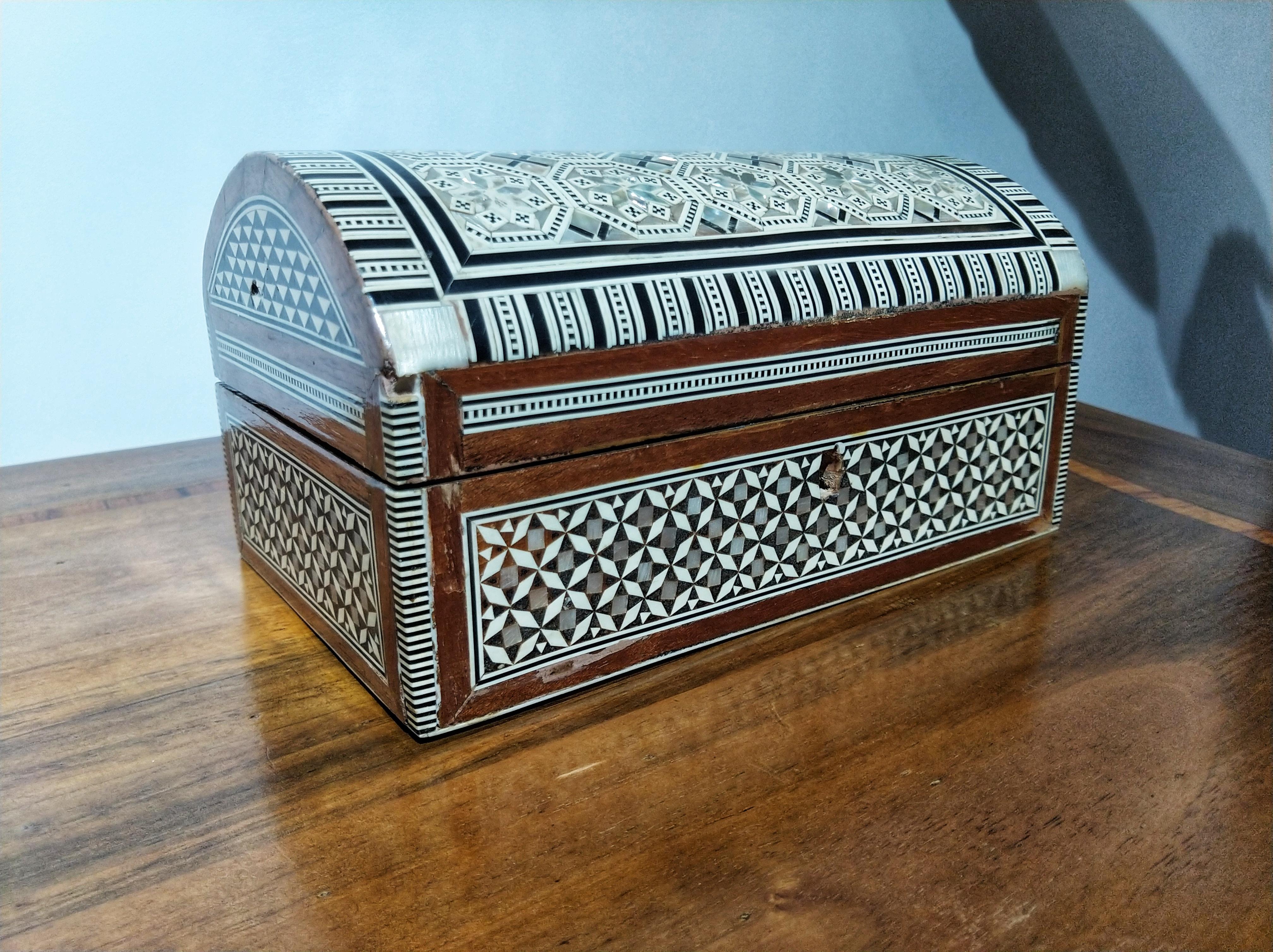 20th Century Syrian Nacre Mother of Pearl and Wood Inlaid Jewelry Box 3