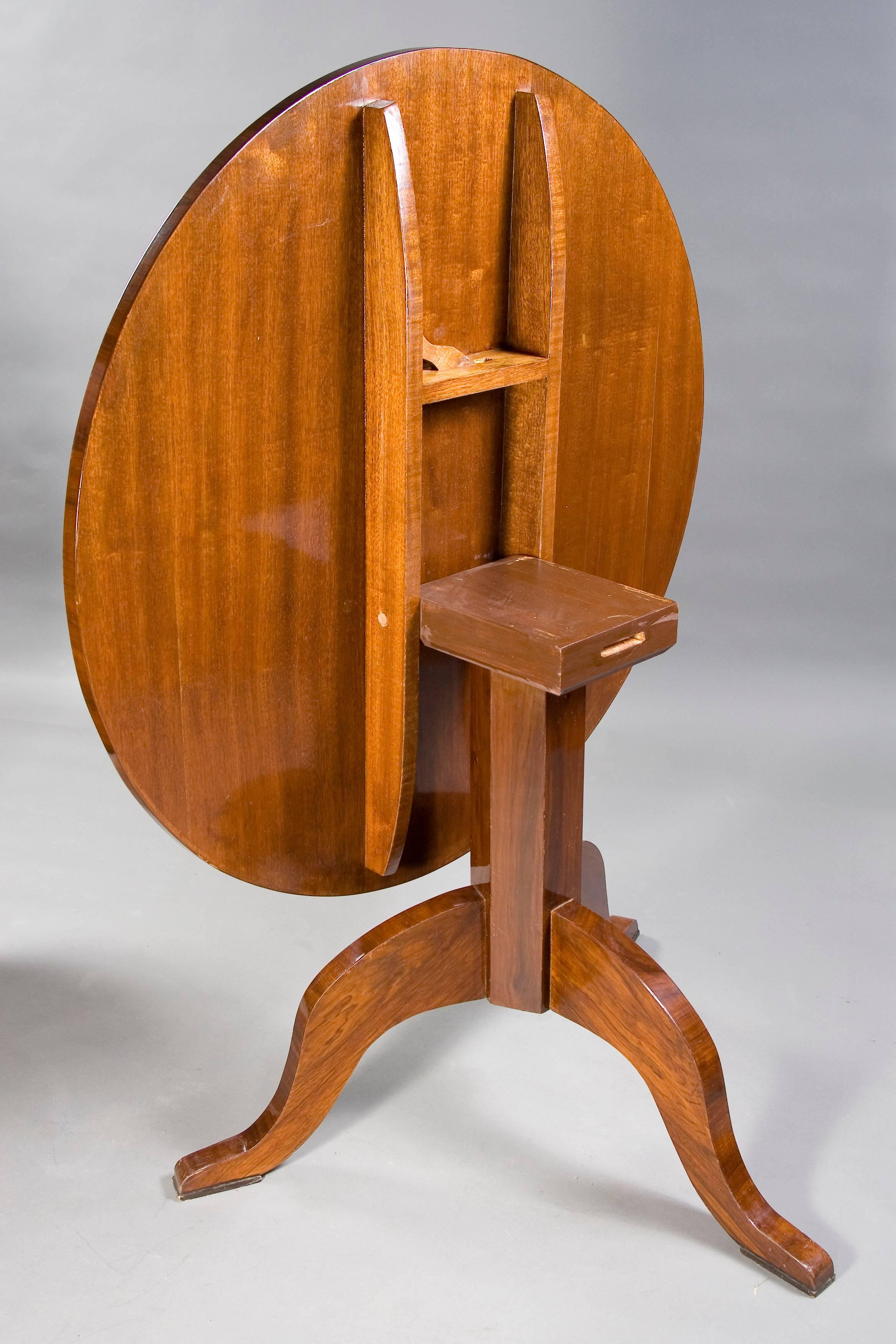 20th Century Table in the antique Biedermeier Style Mahogany veneer 3