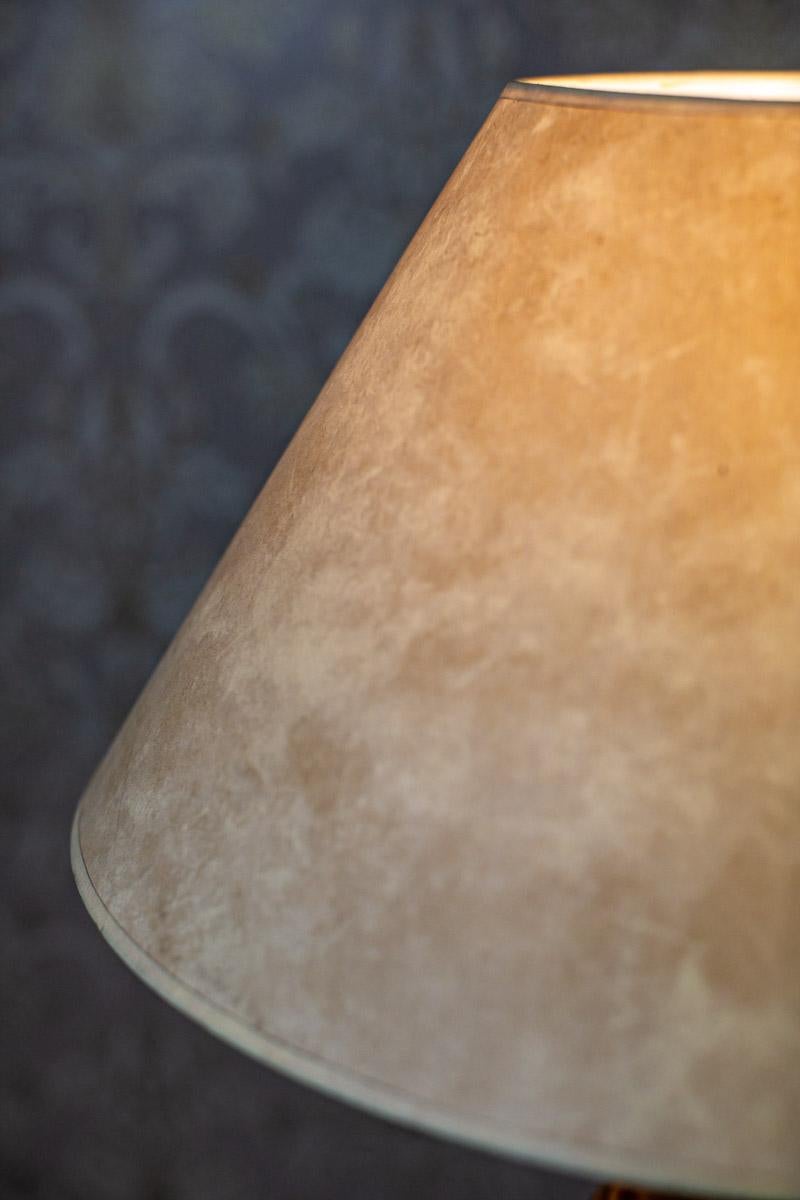 Lampe de table du XXe siècle sur socle en bois tourné Bon état - En vente à Opole, PL