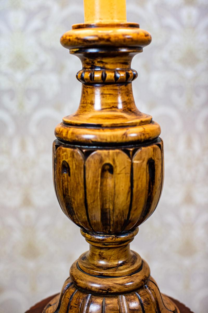 20th-Century Table Lamp on Turned Wooden Base For Sale 1