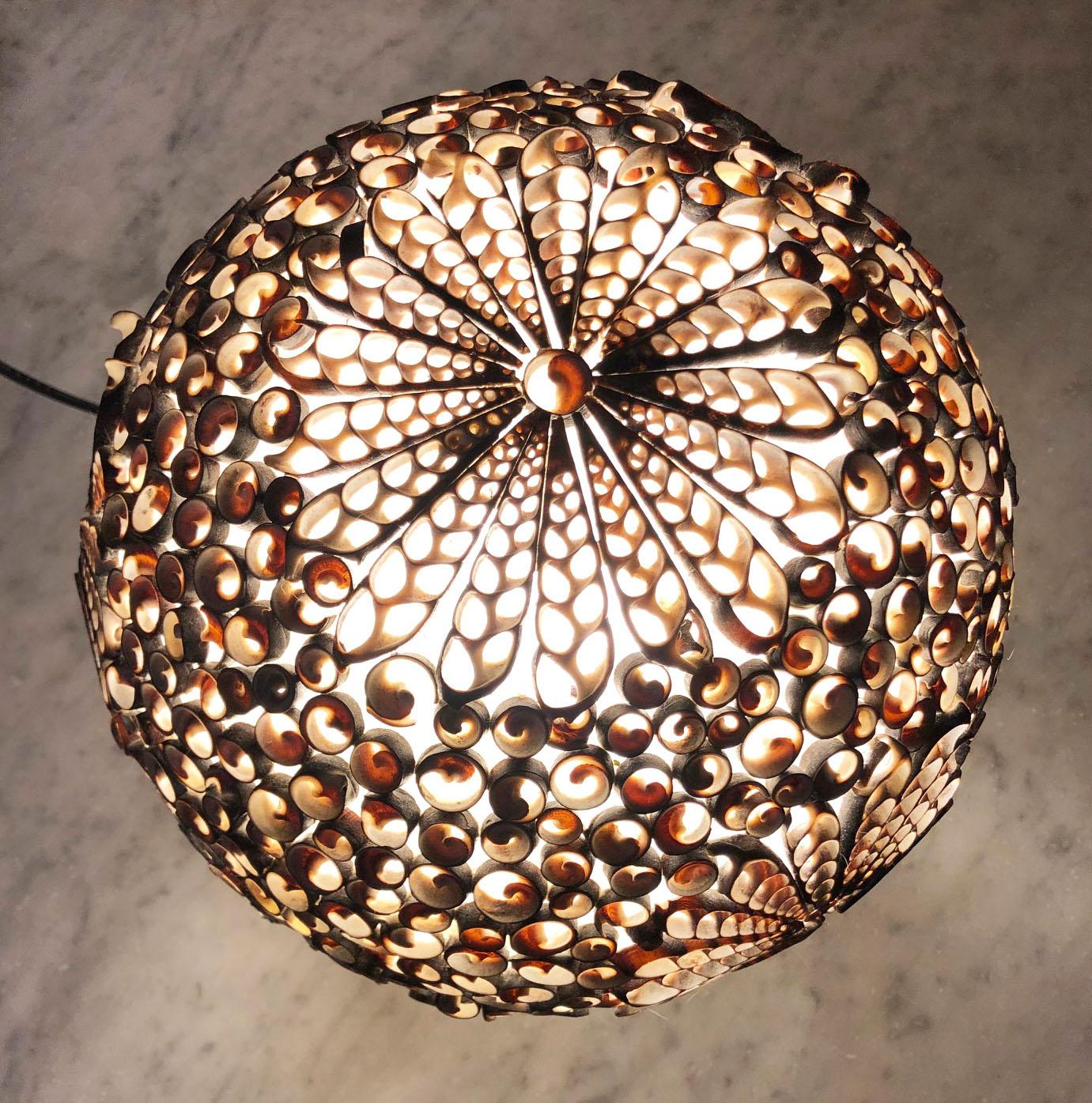 Lampe de table du XXe siècle avec coquillages État moyen - En vente à Buggiano, IT