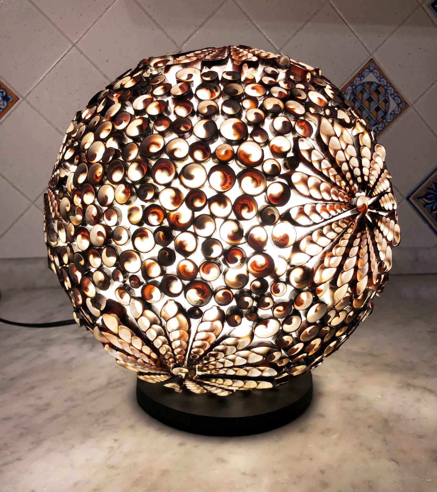 Lampe de table du XXe siècle avec coquillages en vente 1