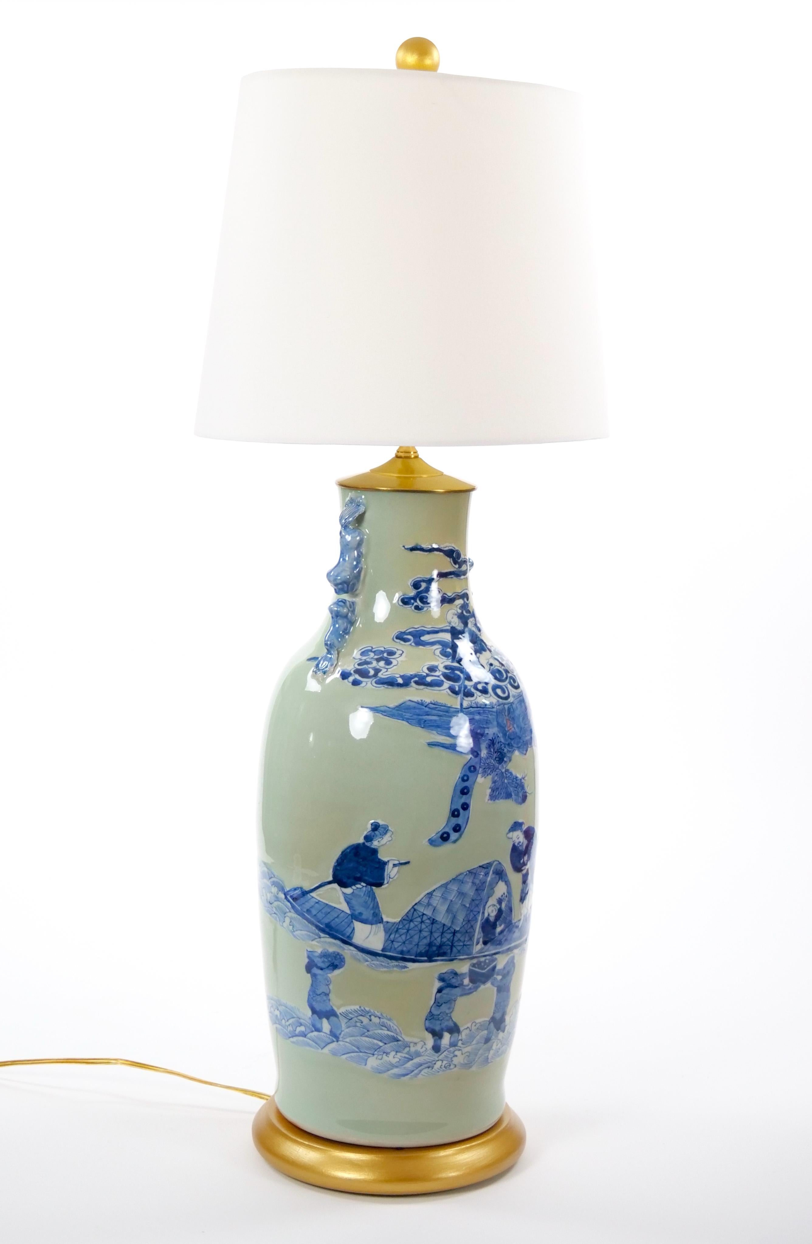 Ottone Lampada da tavolo alta da esportazione cinese del XX secolo a cineserie / Dettagli dipinti a mano in vendita