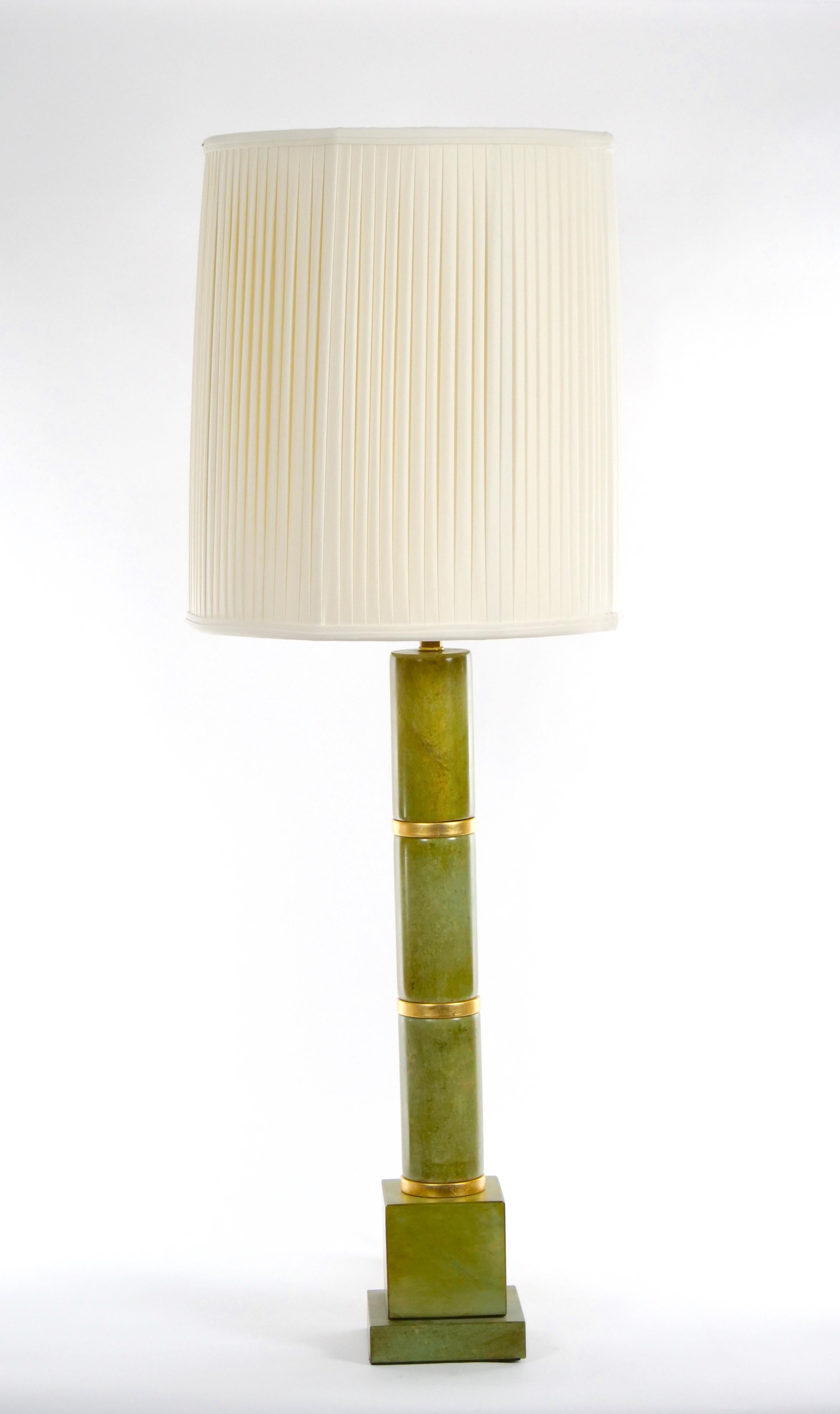 20e siècle Grande paire de lampes de table Art Déco en jade vert en vente 5