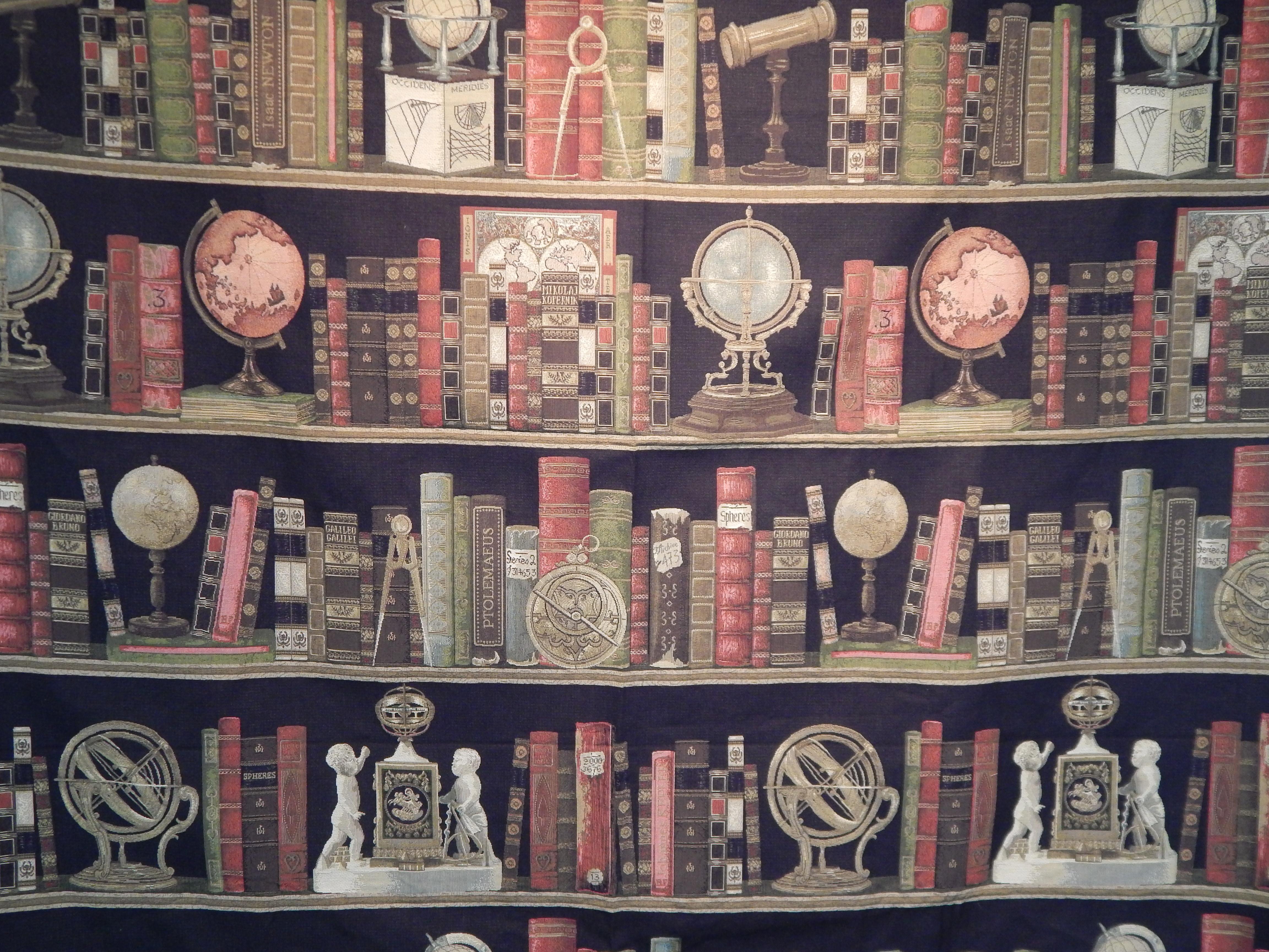 20th Century Tapestry with Globes, Hourglasses, Clocks and Booksh im Zustand „Gut“ im Angebot in Badia Polesine, Rovigo
