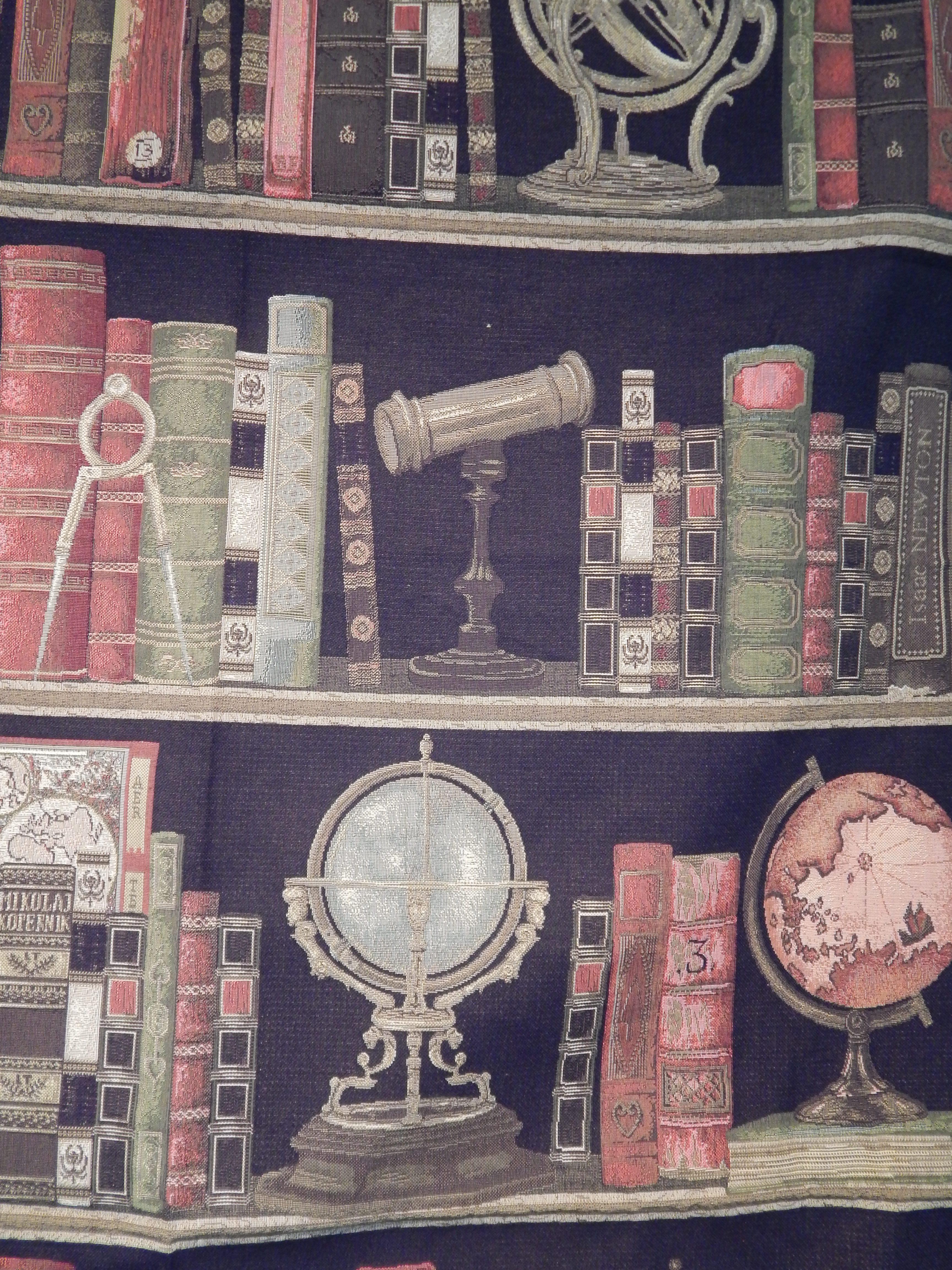 20th Century Tapestry with Globes, Hourglasses, Clocks and Booksh (Ende des 20. Jahrhunderts) im Angebot