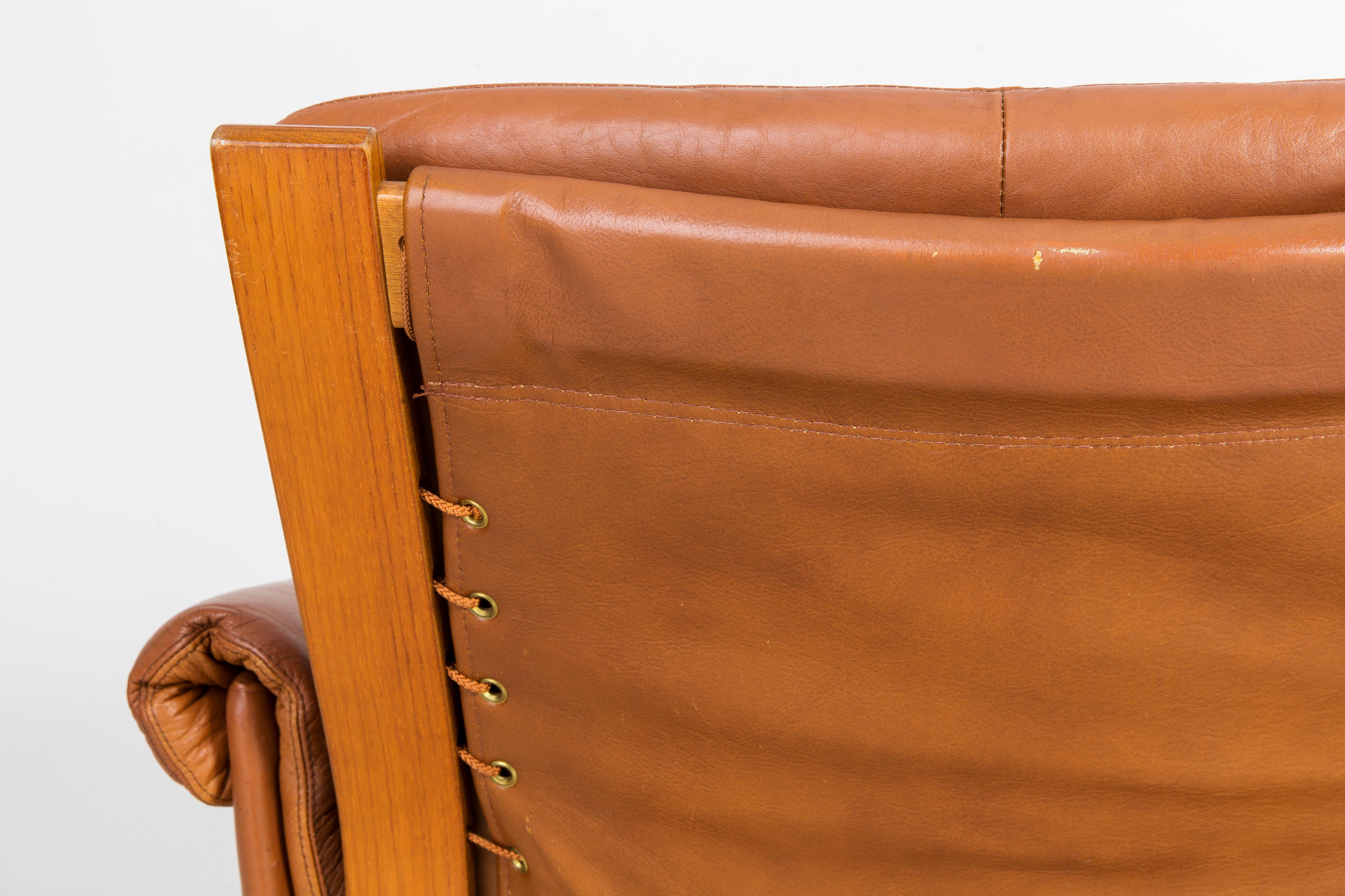 Leather 20th Century Teak Wood Kengu Sofa, Elsa & Nordahl Solheim for Rybo Rykken, 1970s For Sale