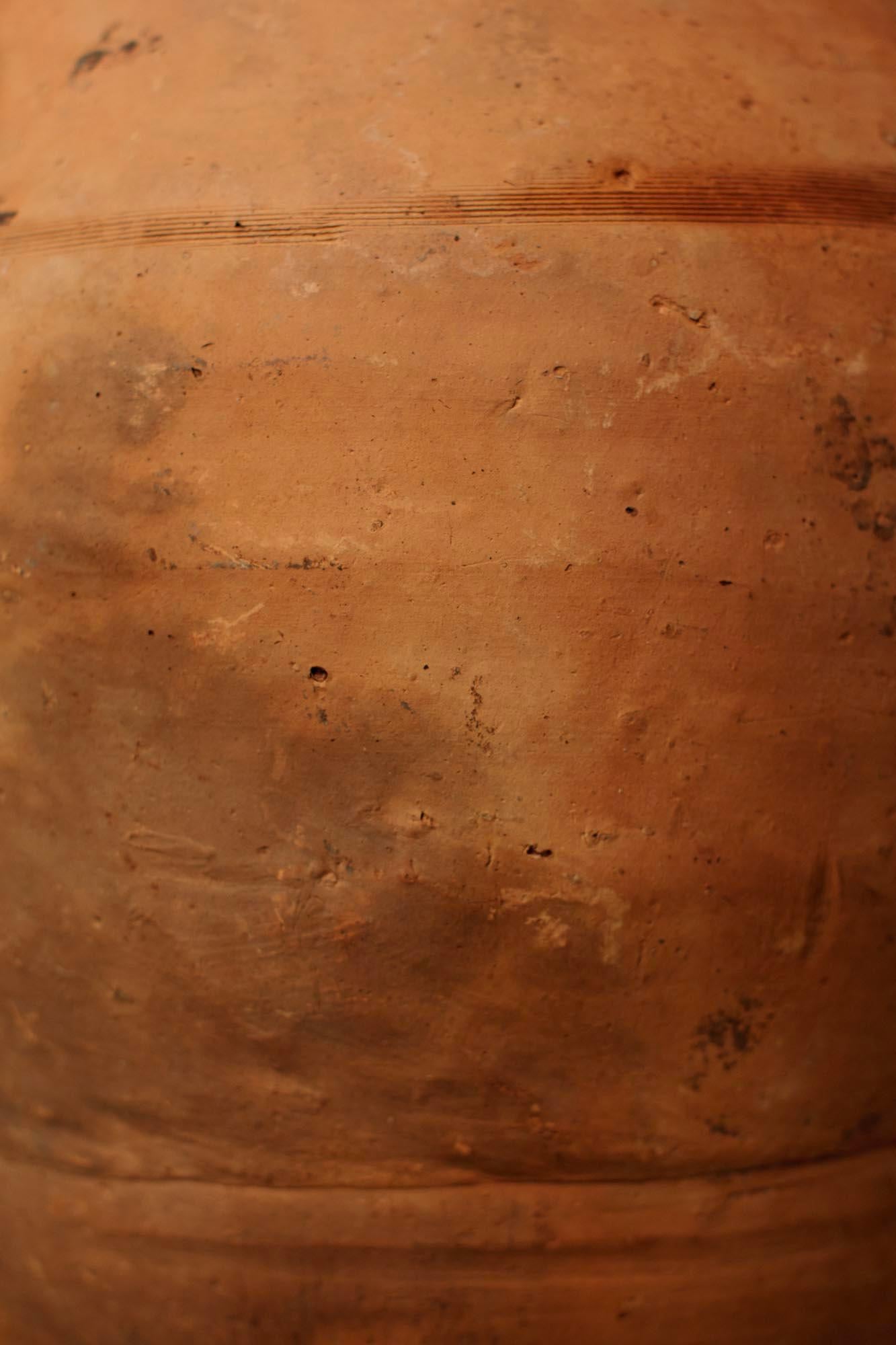 Metà XX secolo Vaso per olio di Oliver in terracotta con bordo nero del XX secolo, Turchia occidentale in vendita