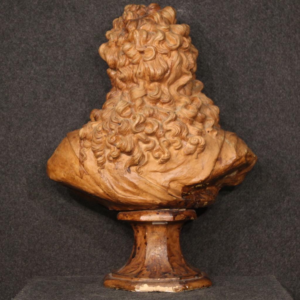 Buste d'un noble en terre cuite du 20ème siècle avec une sculpture française en forme de griffe, 1950  5