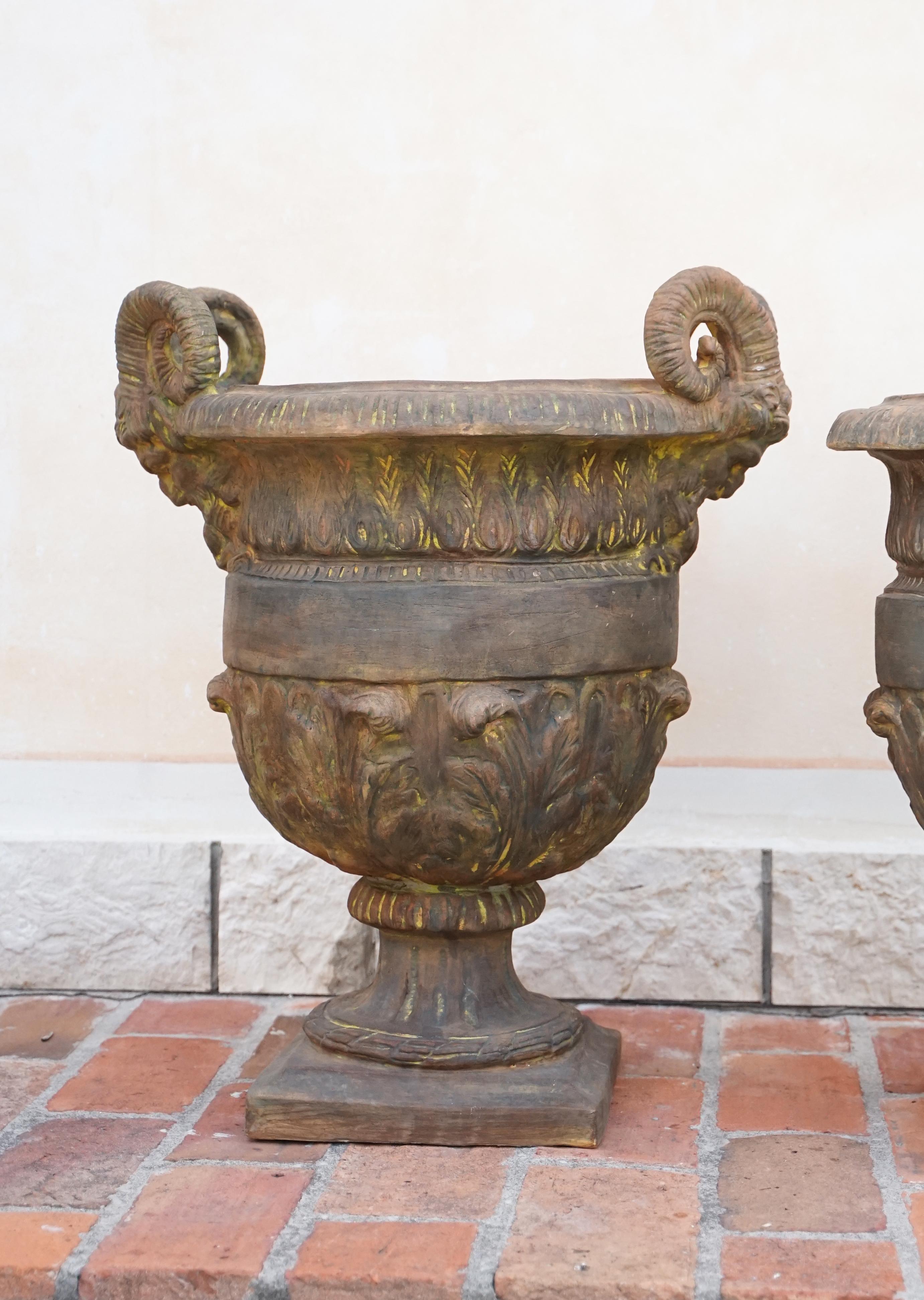 Material: Terracotta
Dimensions: diameter 50 cm, height 70 cm
Condition: Good condition, with some minor restorations due to the passage of time
Origin: Impruneta - Italy
Description: This splendid pair of Tuscan terracotta vases stands out for