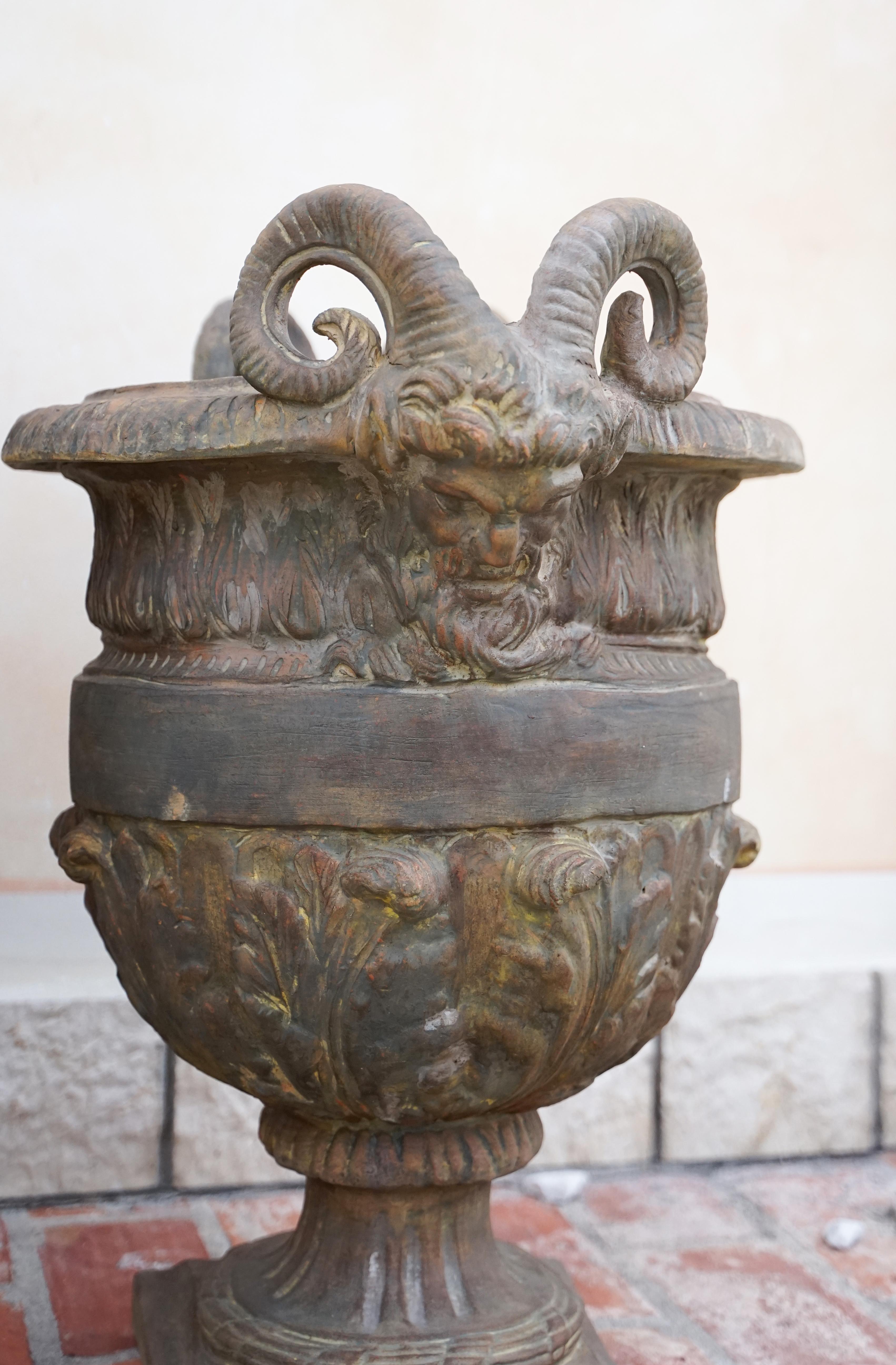 Paar Terrakotta-Vasen des 20. Jahrhunderts (Italienisch)
